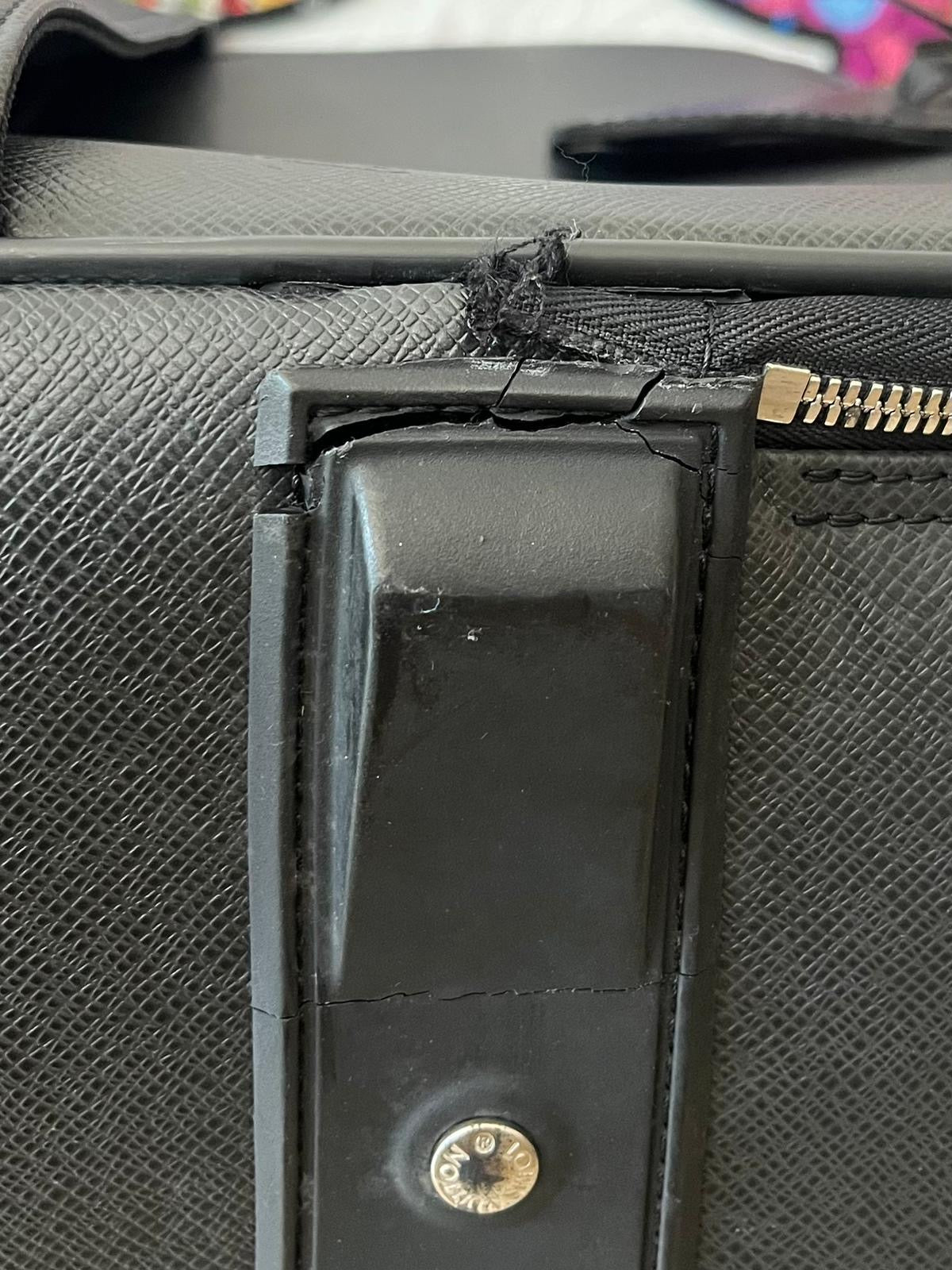 Louis Vuitton Pegase 60 Taiga