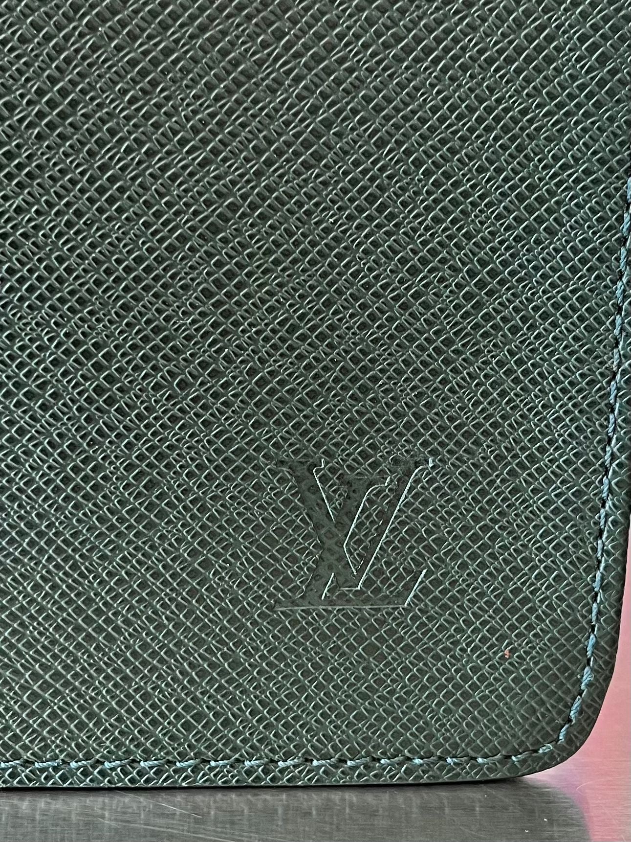 Louis Vuitton Serviette Kourad