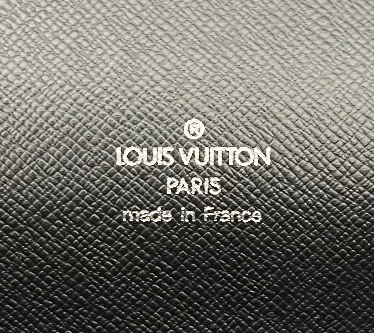 Louis Vuitton Angara Taiga
