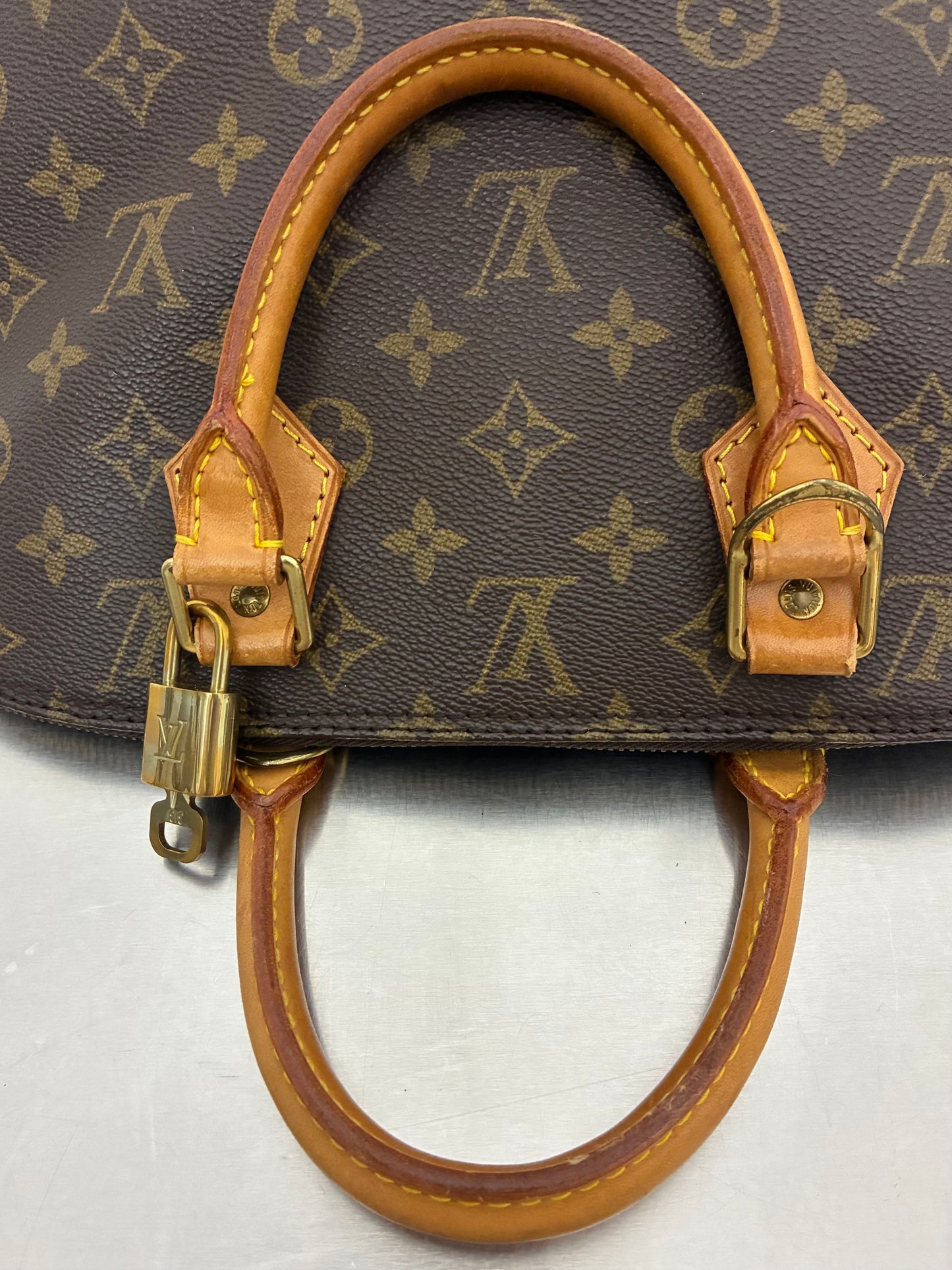 Louis Vuitton Alma PM