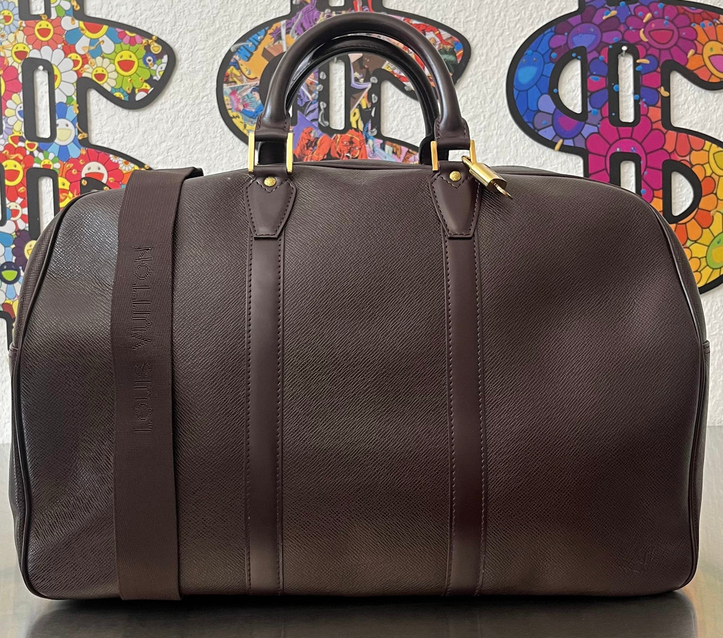 Louis Vuitton Kendall PM Taiga Leder