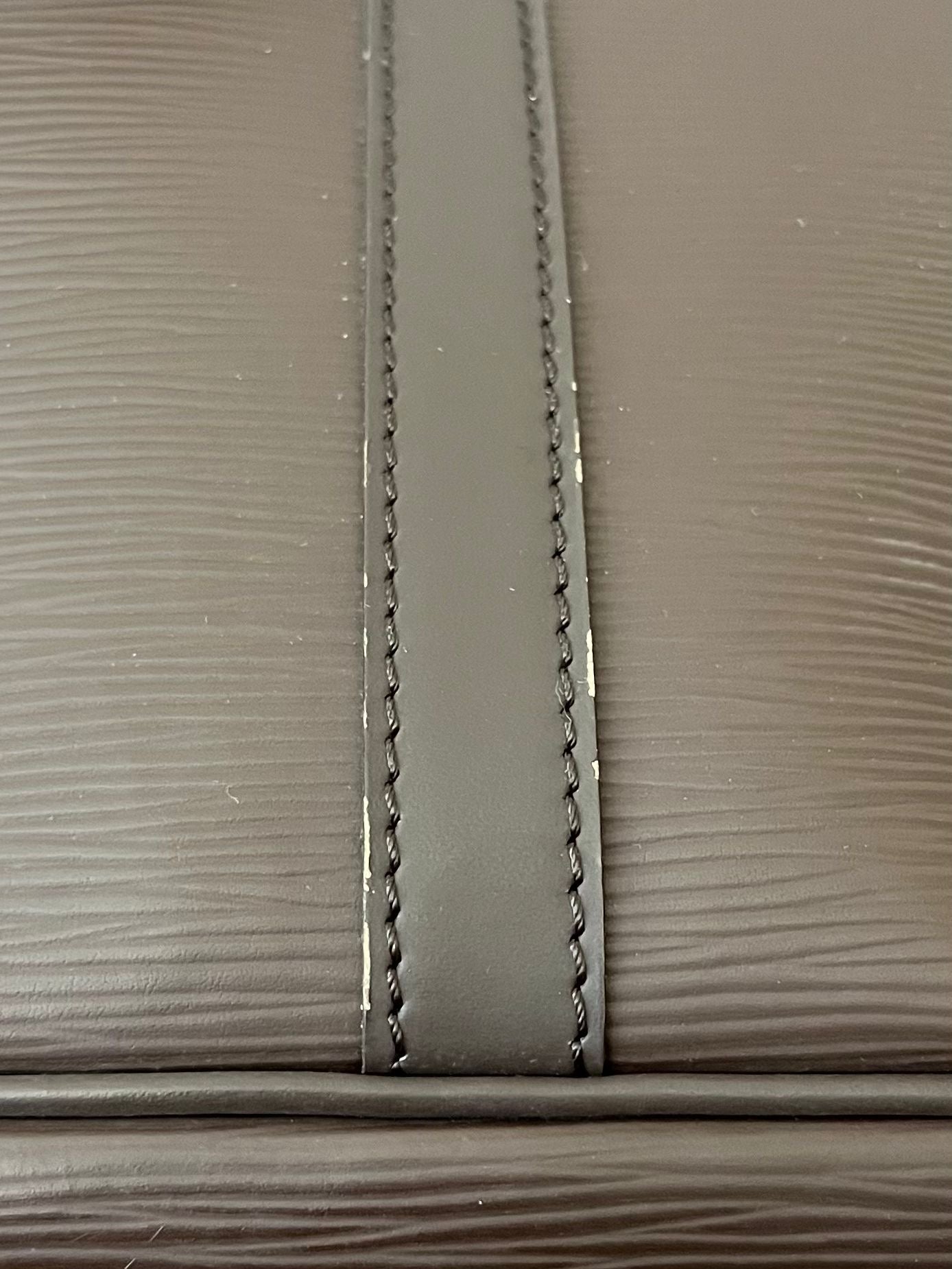 Louis Vuitton Sirius 45 Epi Leder