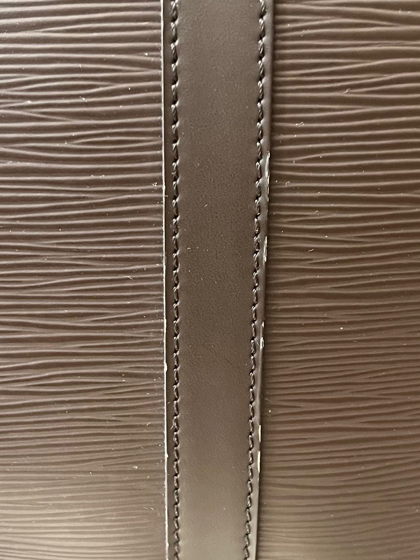 Louis Vuitton Sirius 45 Epi Leder