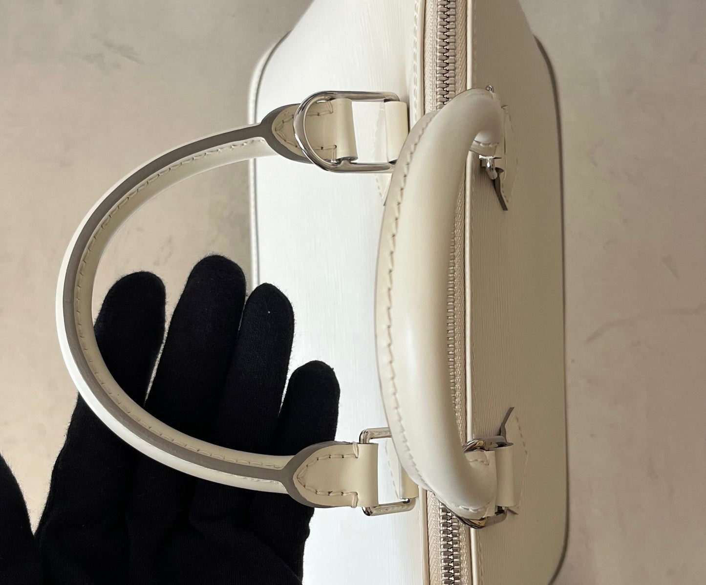 Louis Vuitton Alma PM Epi