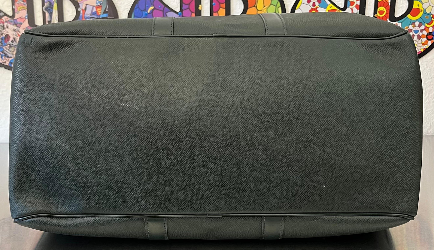 Louis Vuitton Kendall PM Taiga