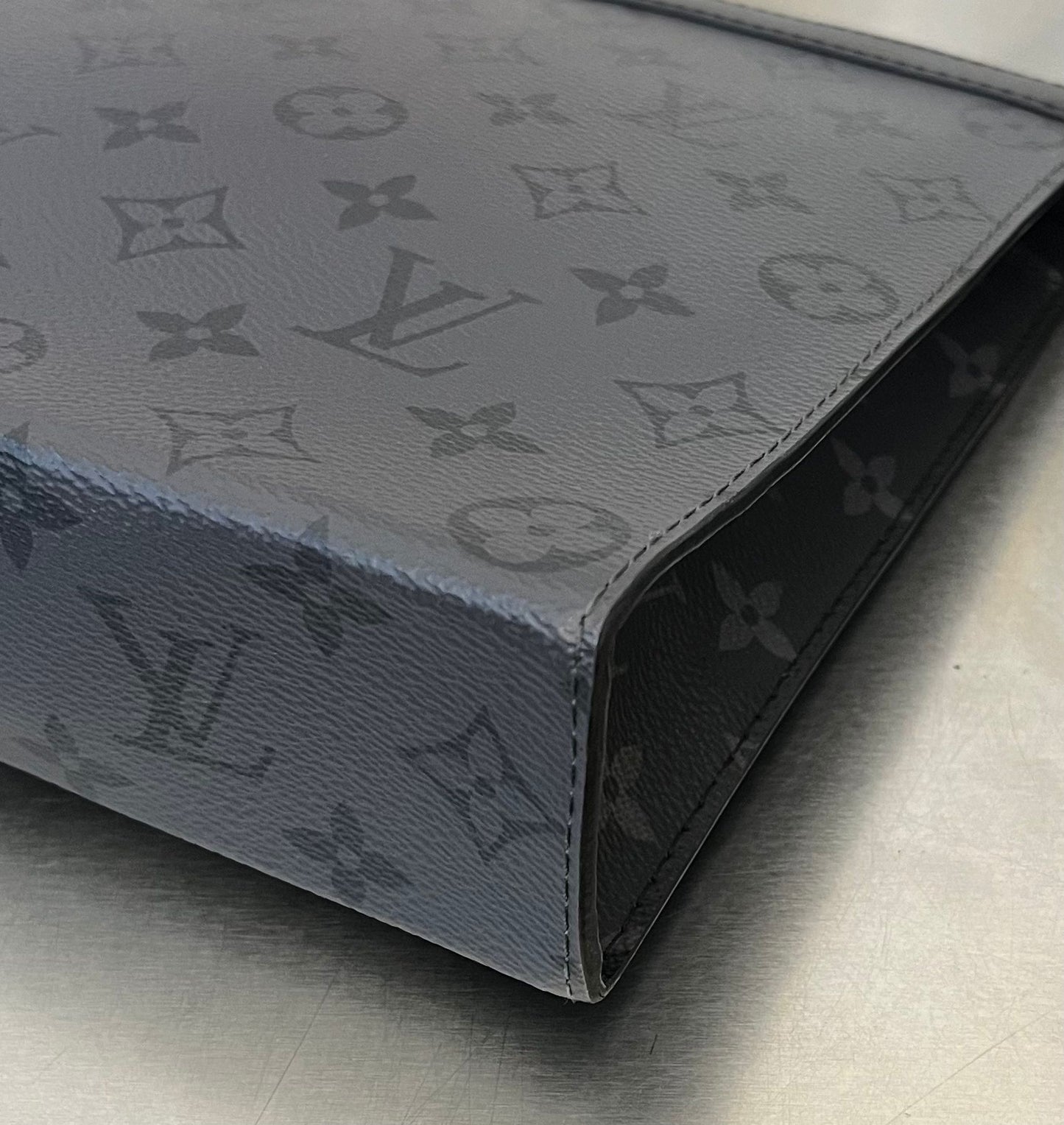 Louis Vuitton Pochette Voyage MM