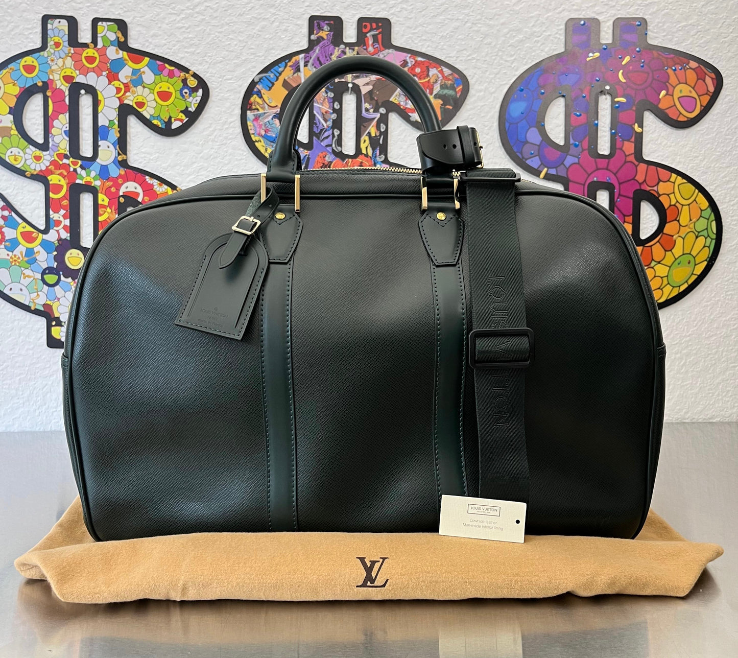 Louis Vuitton Kendall PM Taiga Leder