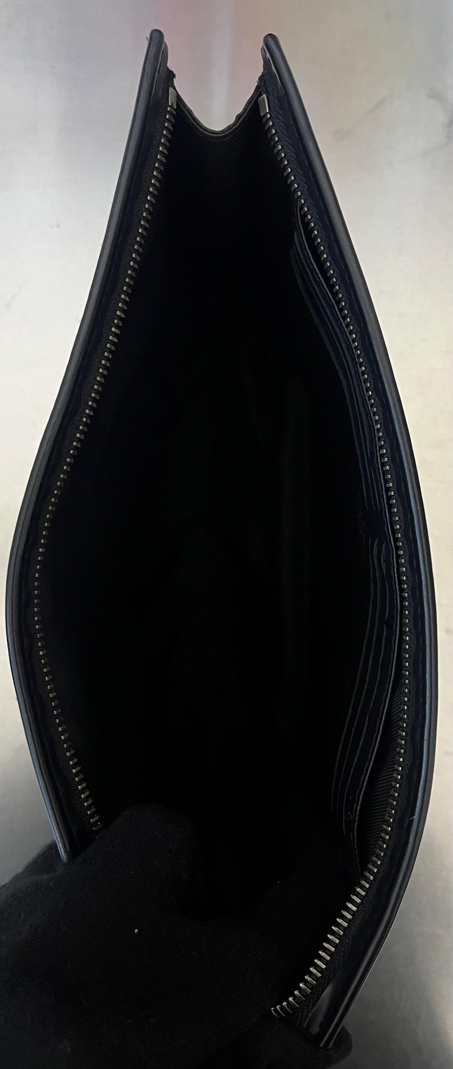 Louis Vuitton Pochette Voyage MM