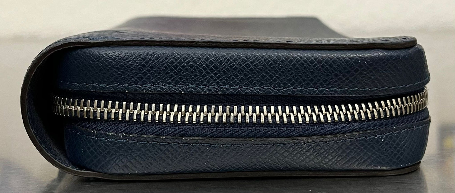 Louis Vuitton Zippy XL Taiga