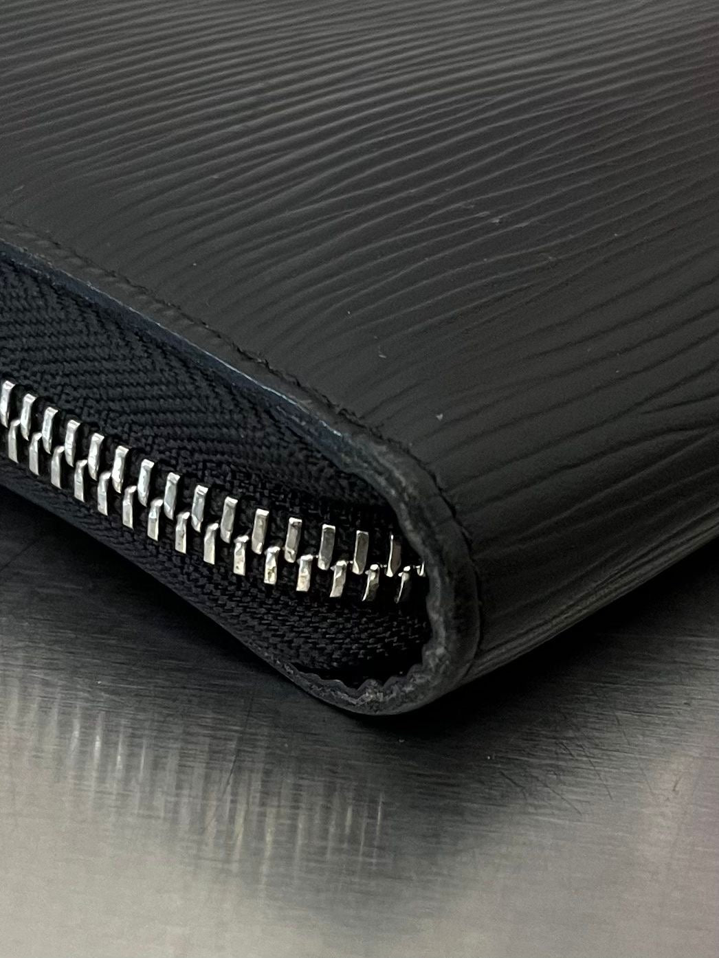 Louis Vuitton Zippy Organizer Epi