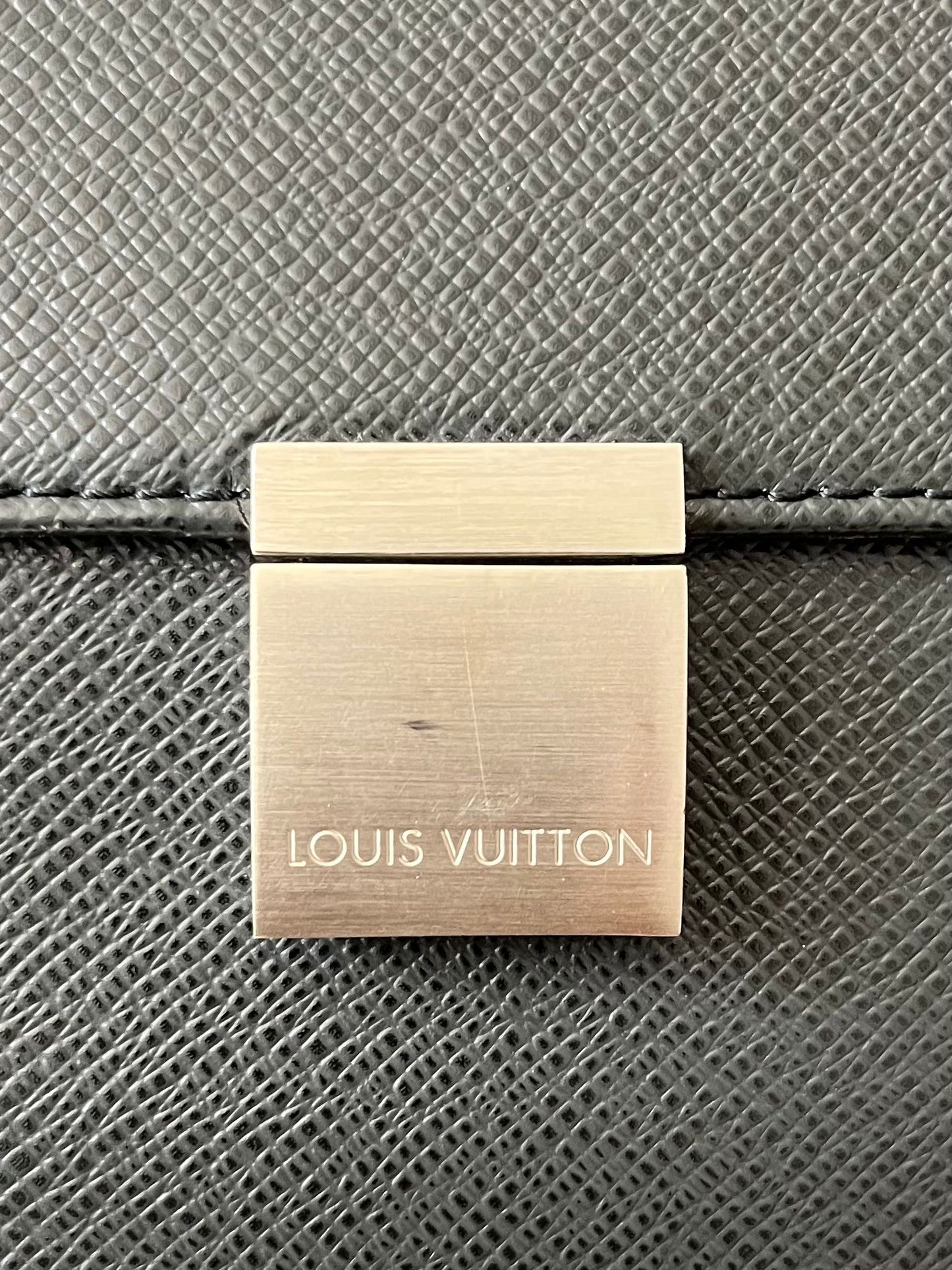 Louis Vuitton Angara Taiga