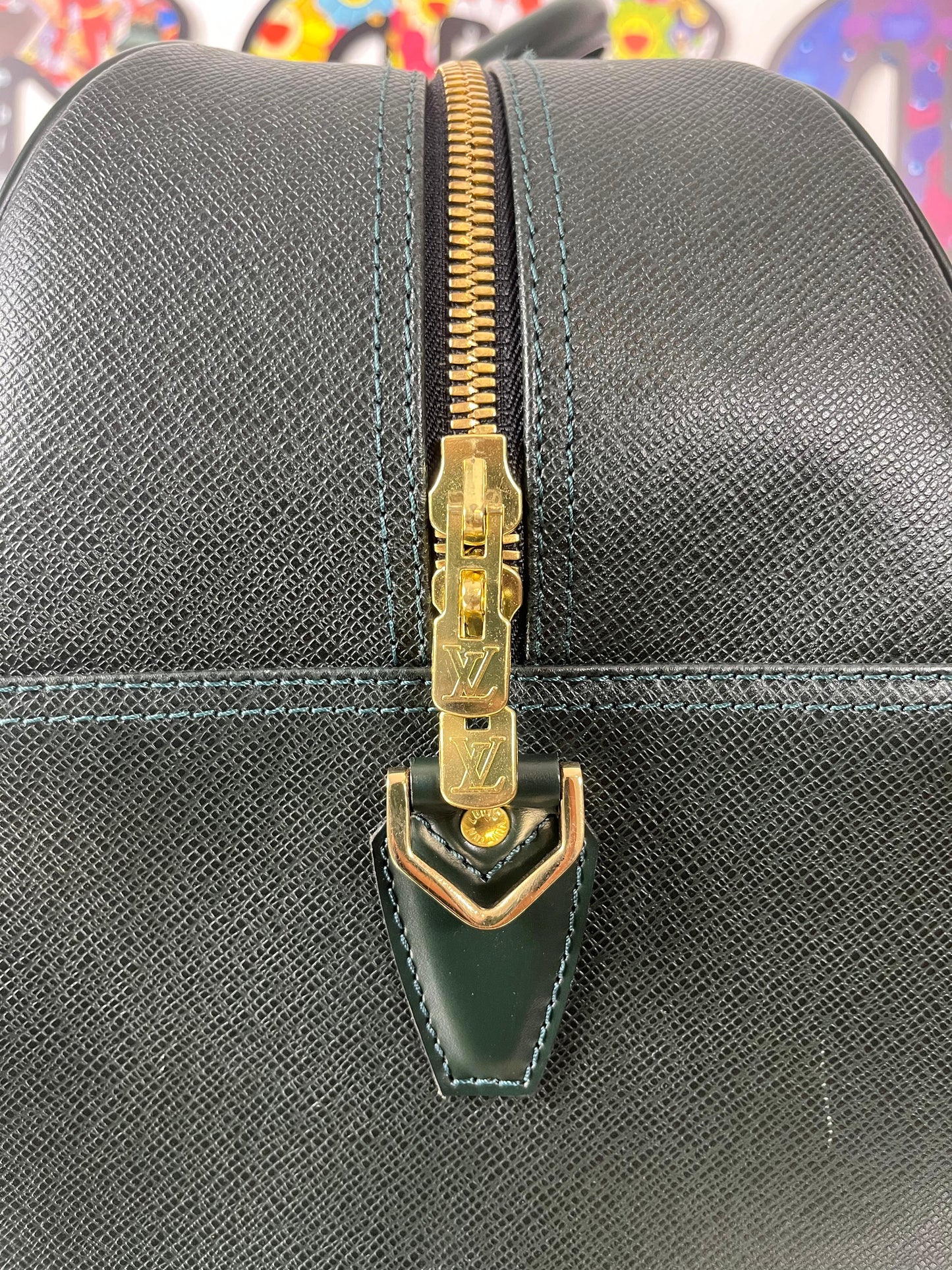 Louis Vuitton Kendall PM Taiga Leder