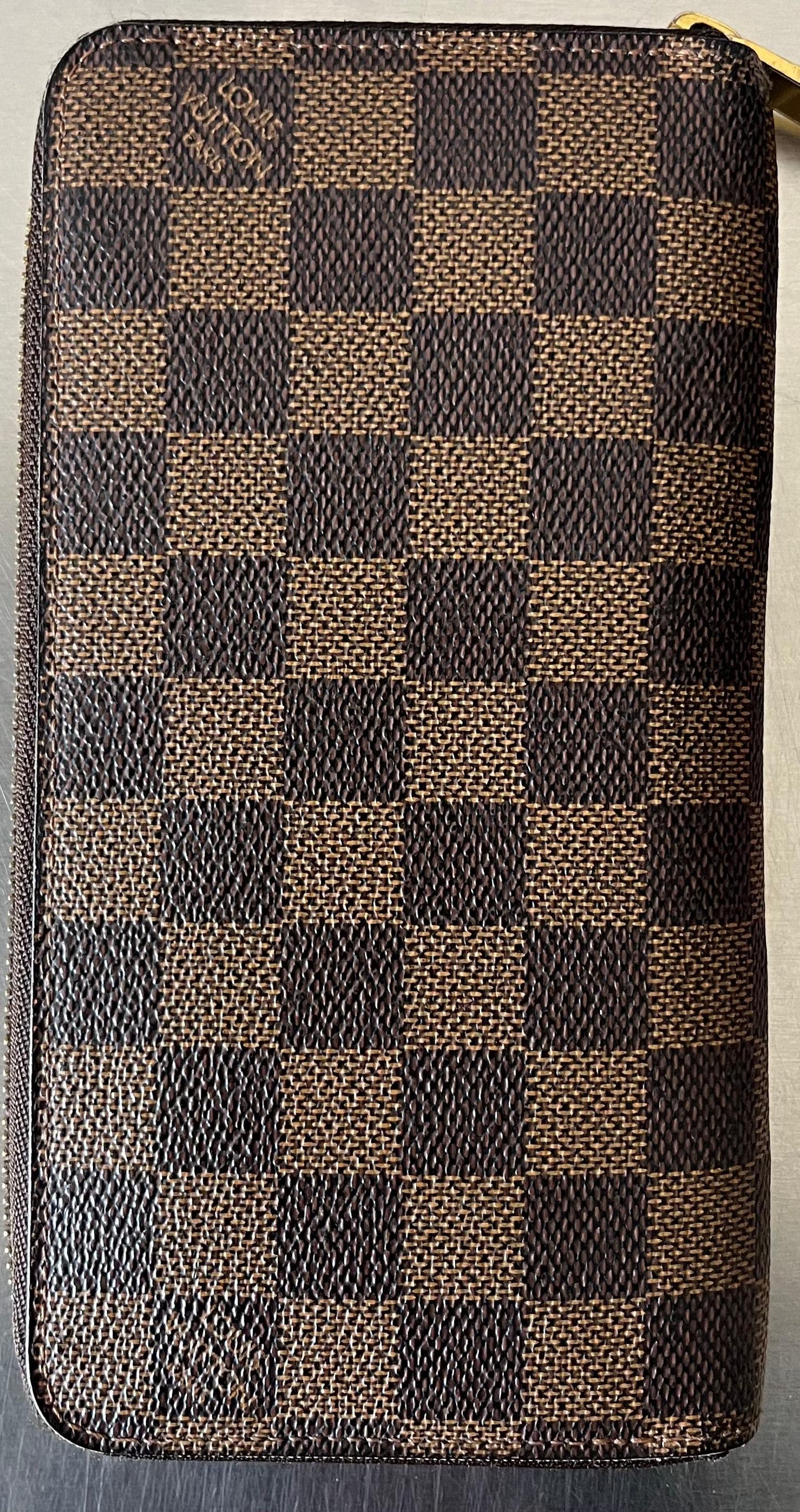 Louis Vuitton Zippy Damier