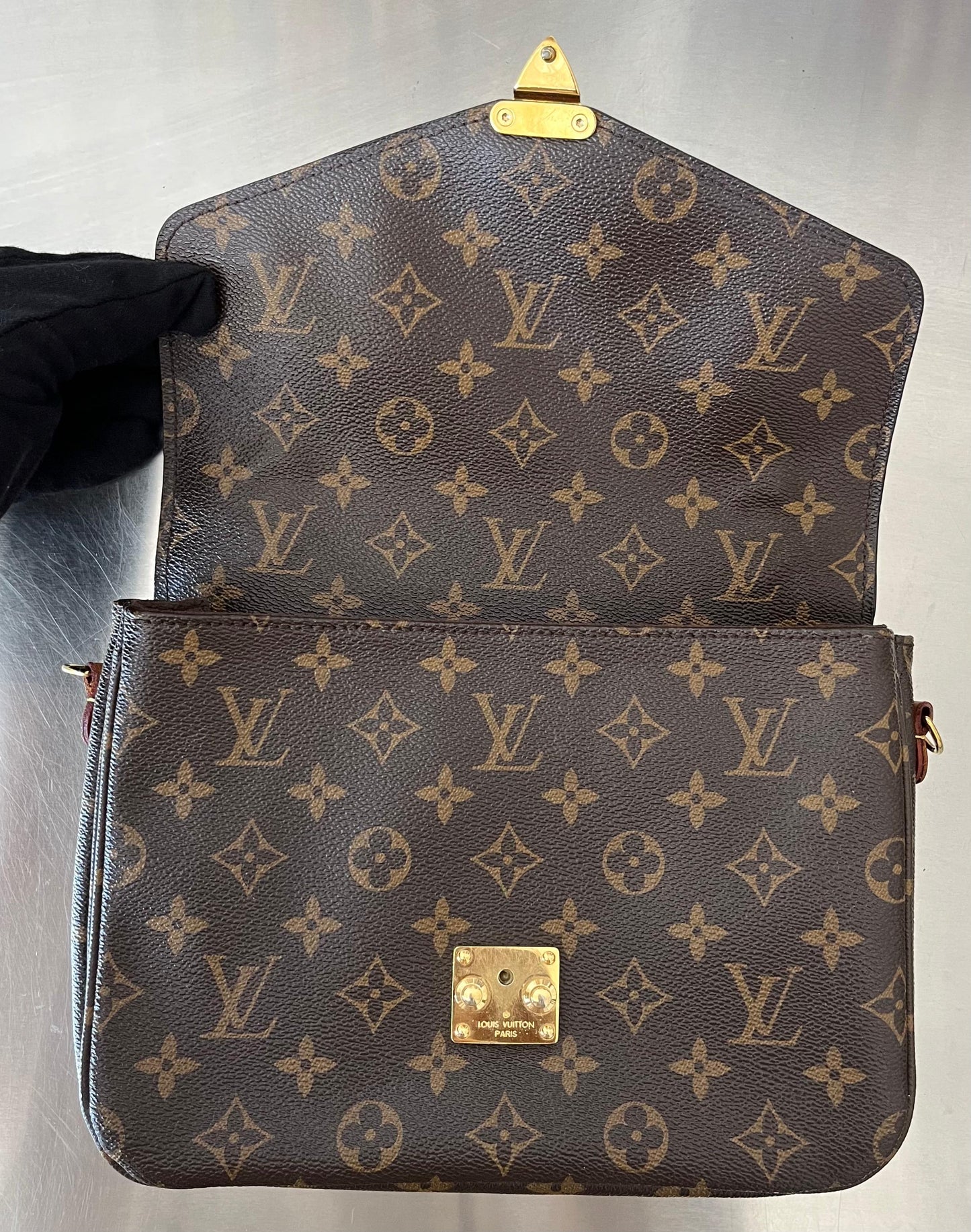 Louis Vuitton Metis Pochette MM