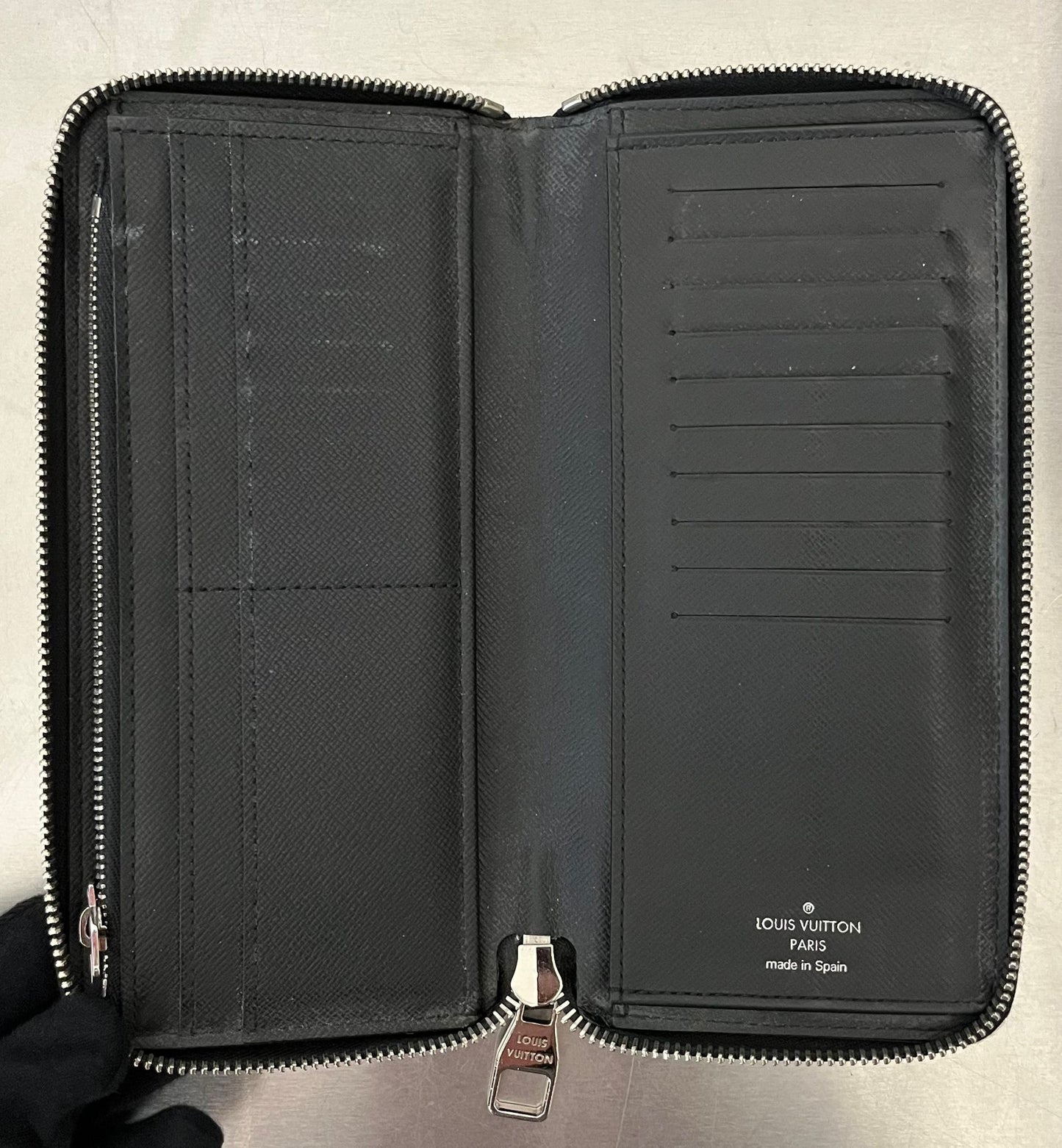 Louis Vuitton Zippy Vertical Epi