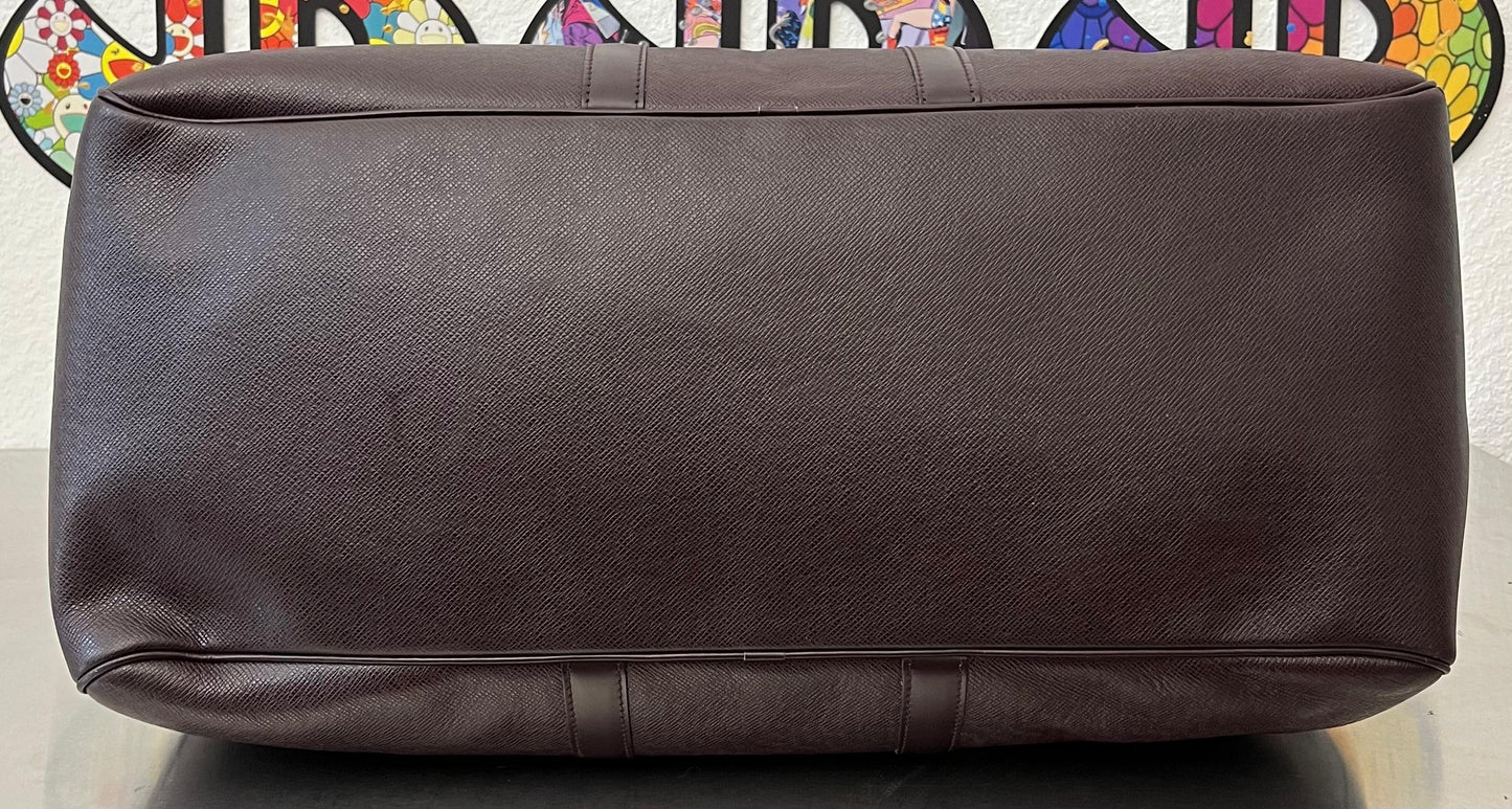 Louis Vuitton Kendall GM Taiga Leder