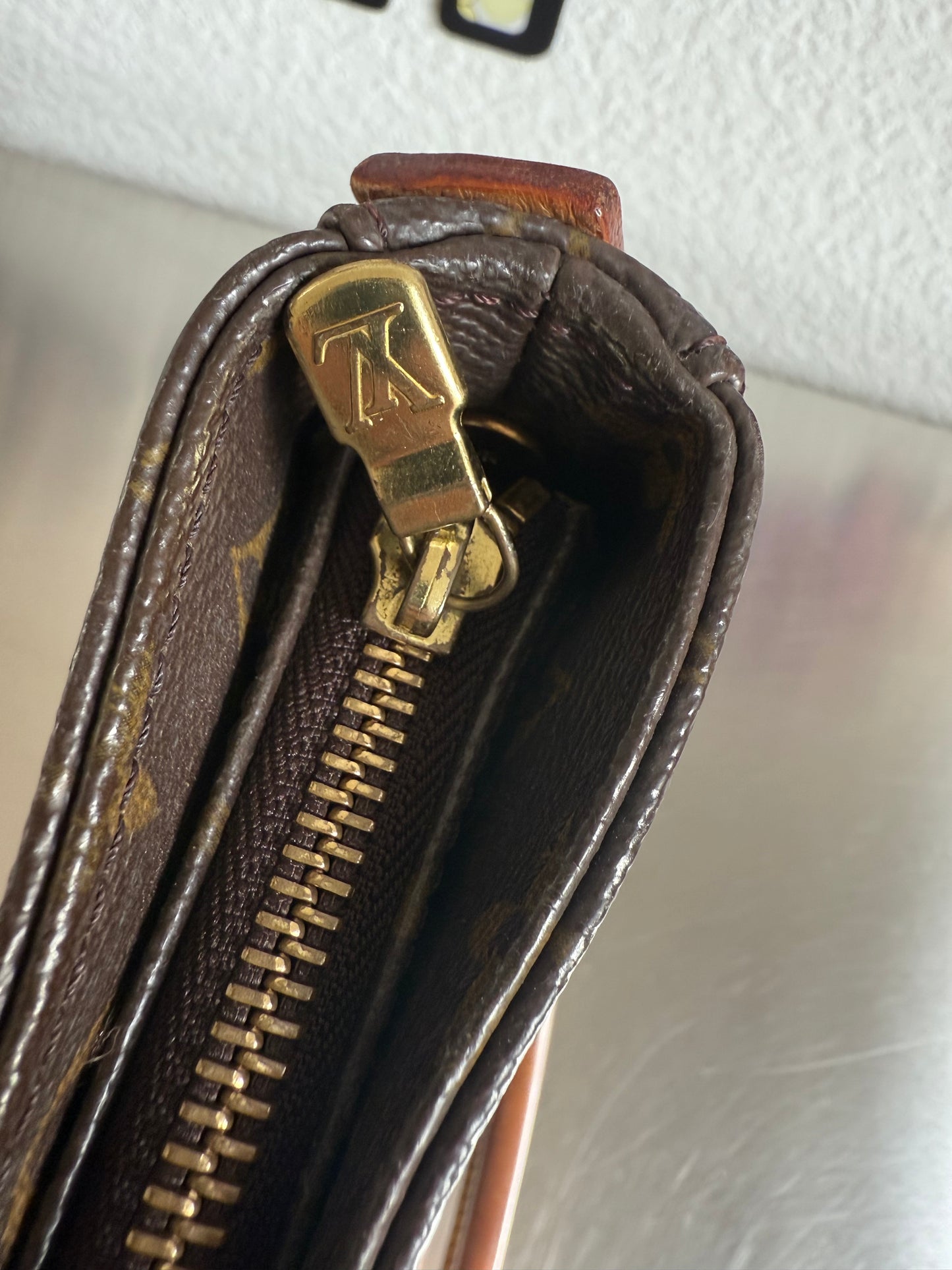Louis Vuitton Looping GM