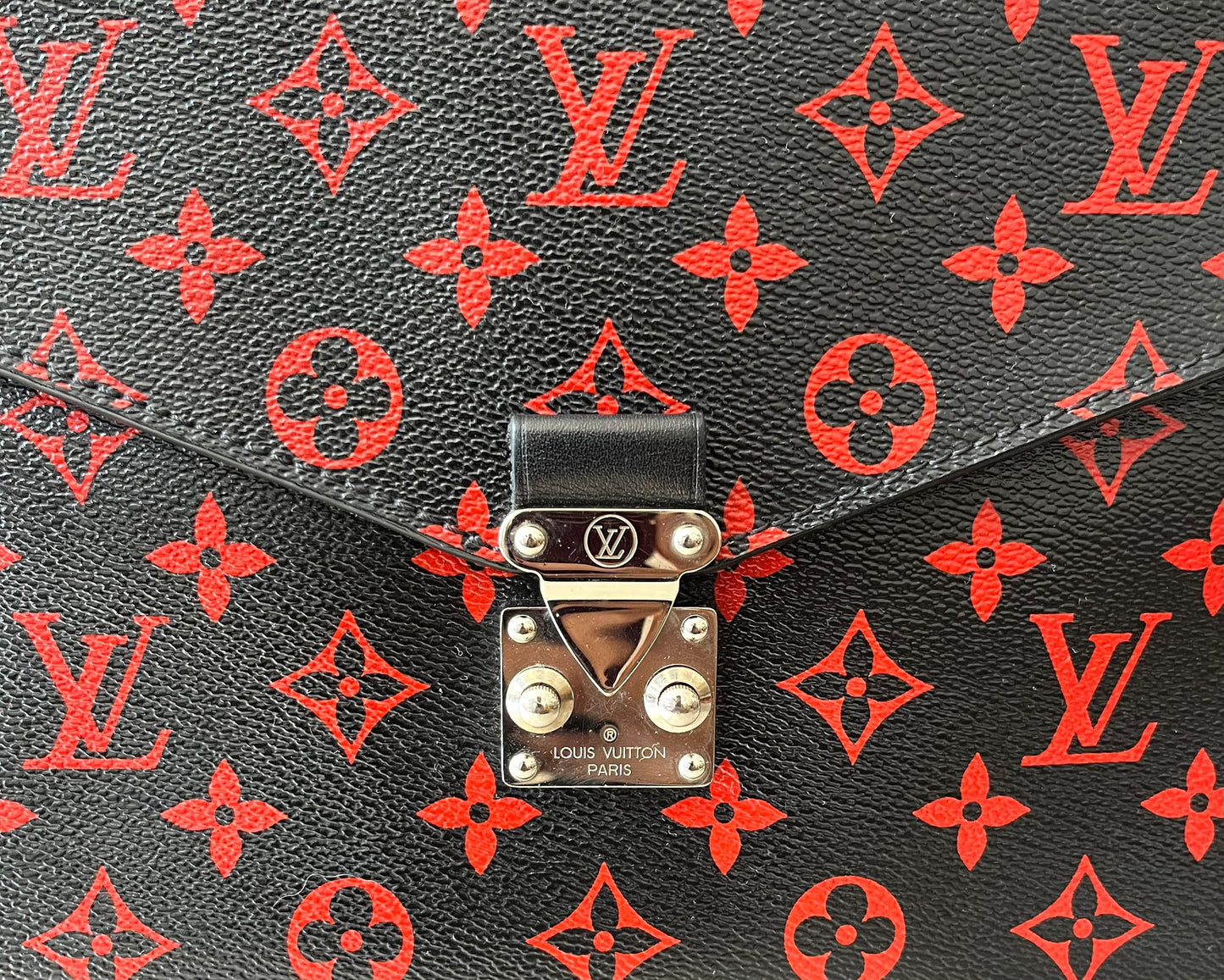 Louis Vuitton Metis Pochette Infrarouge (Limitiertes Modell)