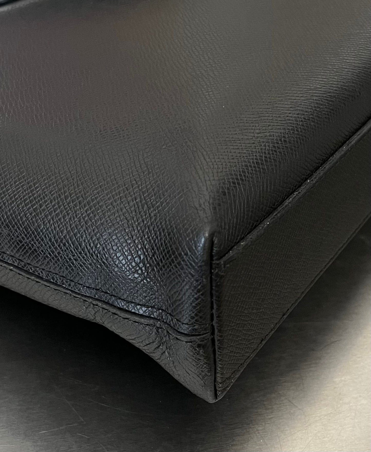 Louis Vuitton Anton