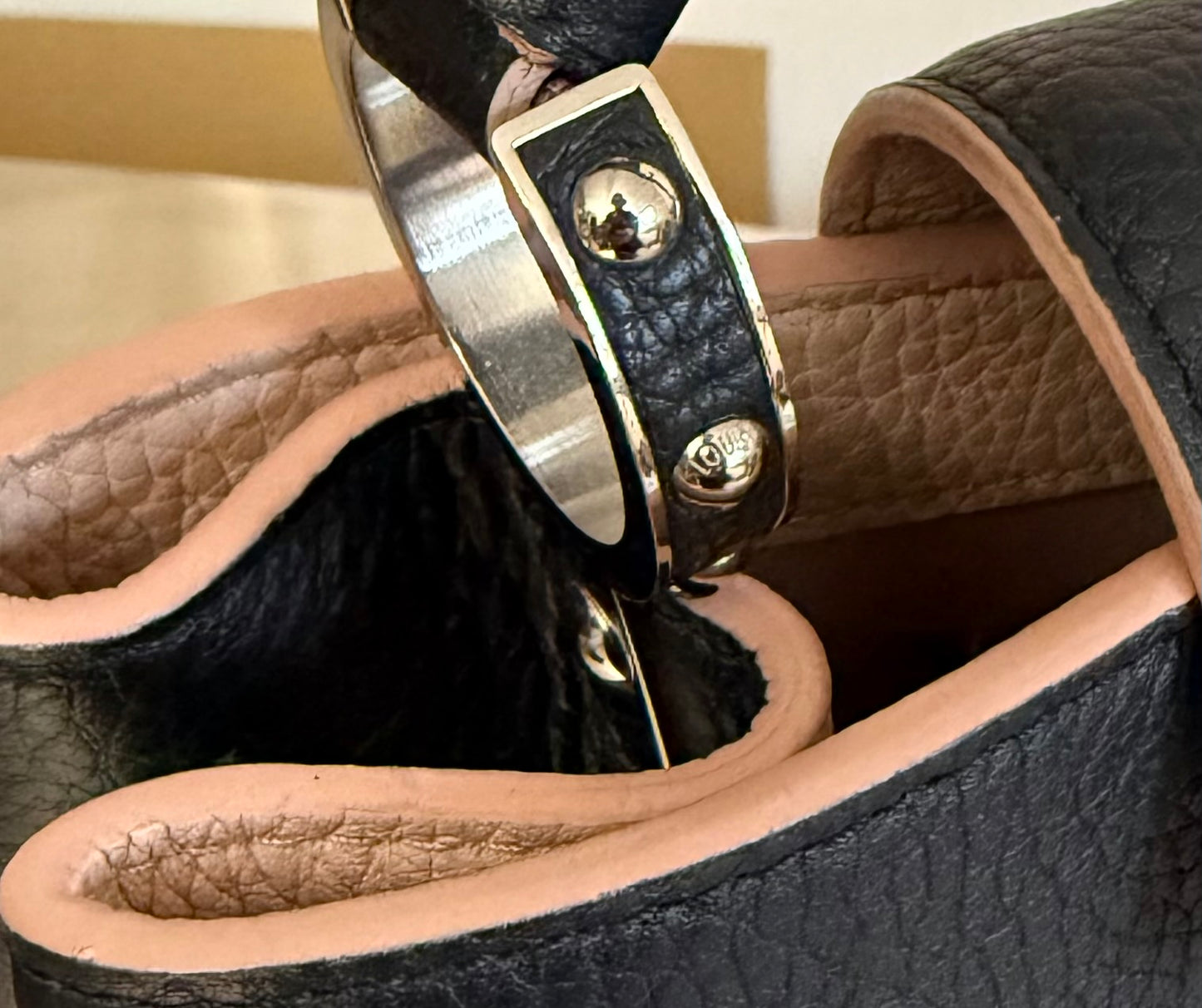 Louis Vuitton Capucines MM