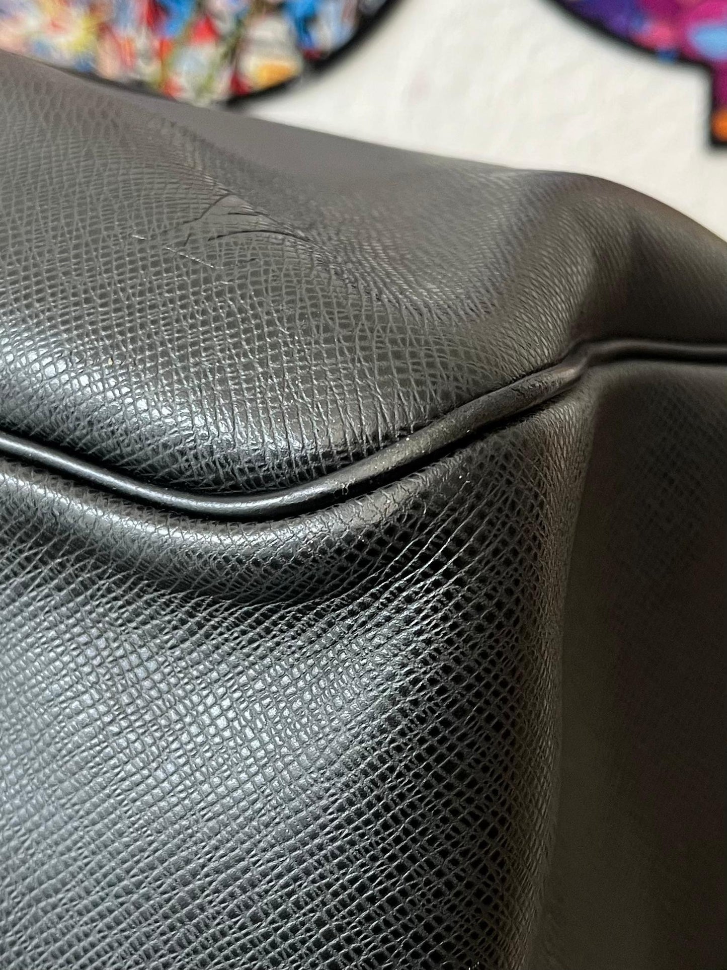 Louis Vuitton Kendall GM Taiga Leder