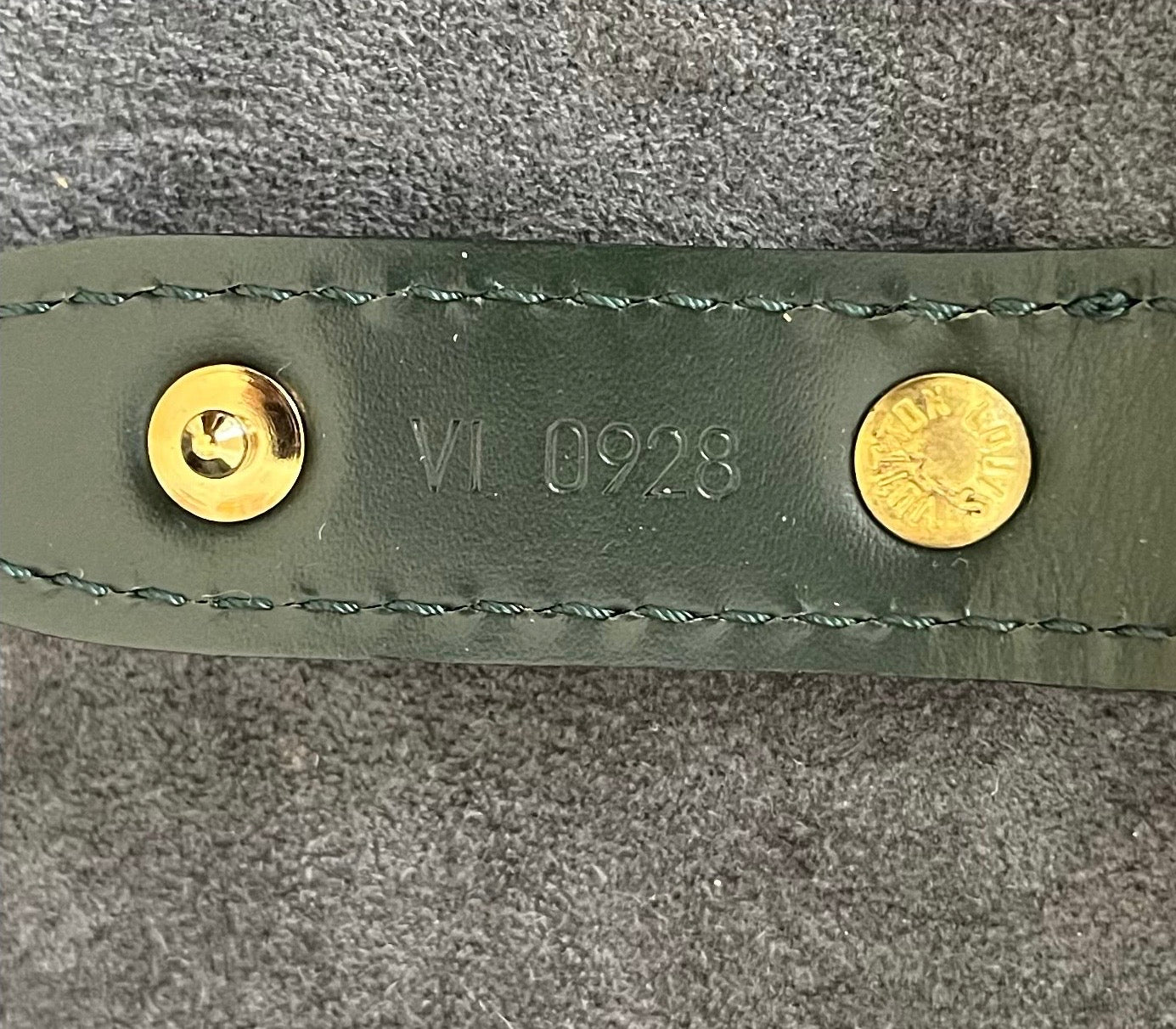 Louis Vuitton Helanga Taiga