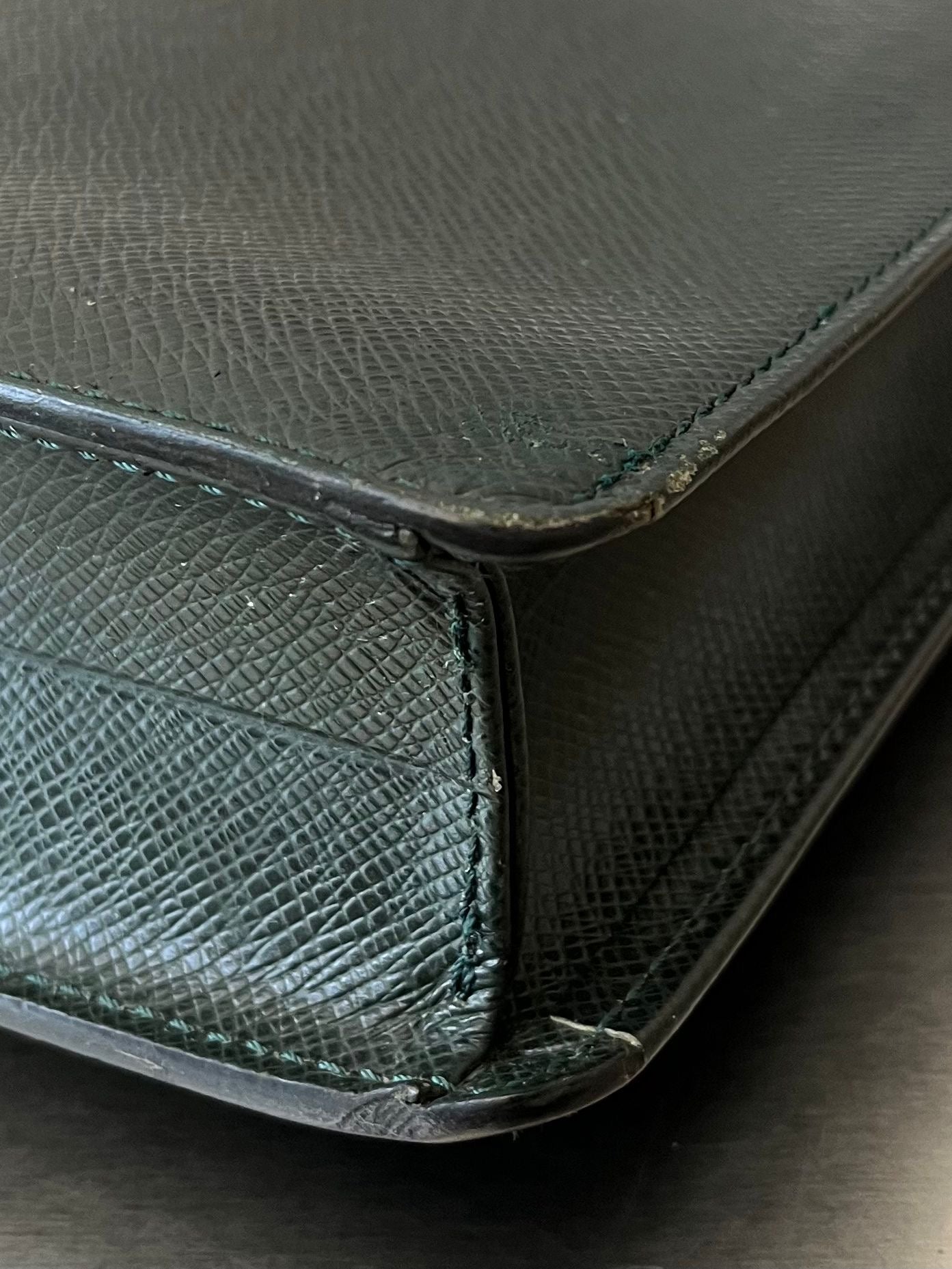 Louis Vuitton Serviette Kourad