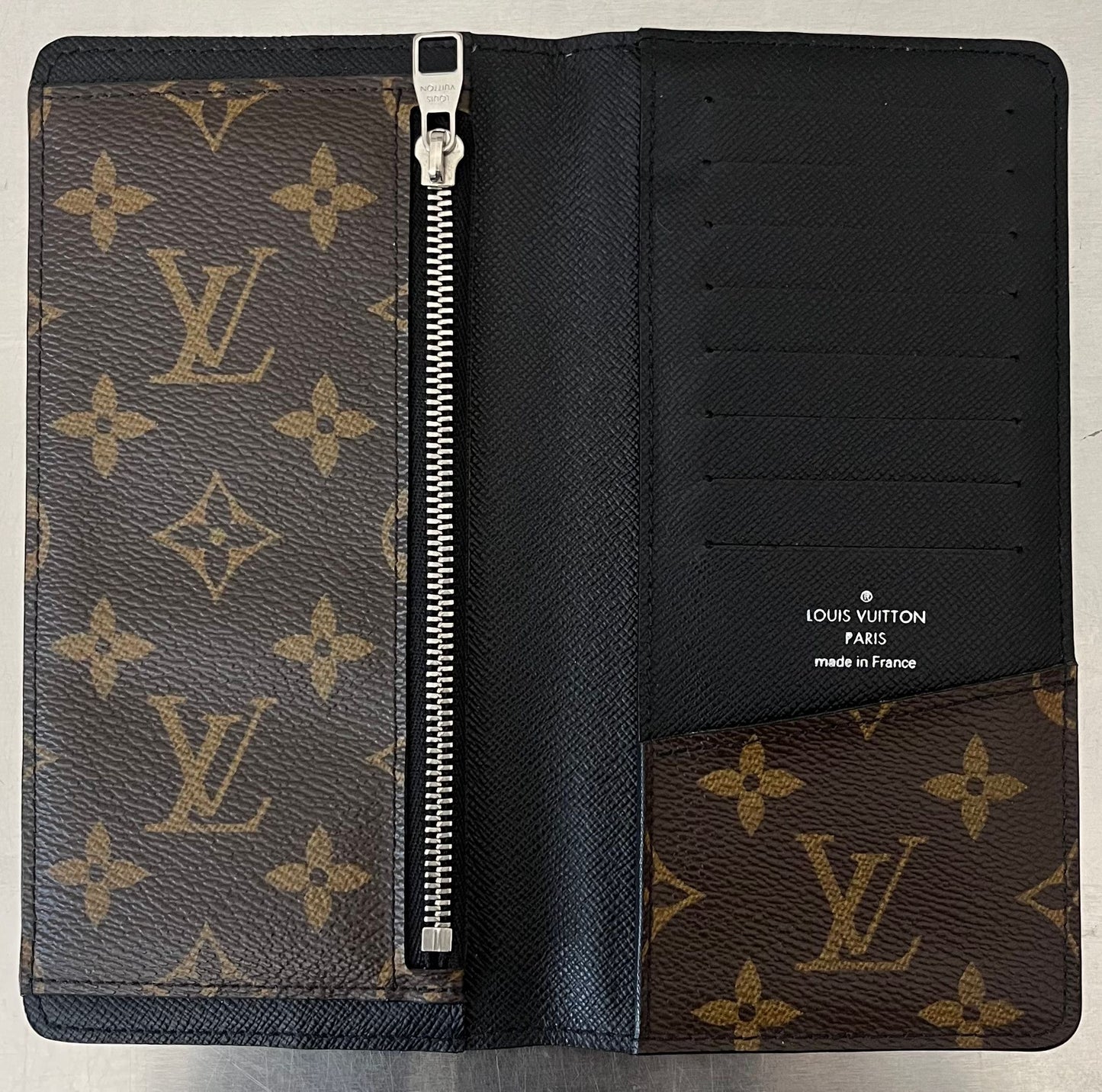 Louis Vuitton Brazza Macassar