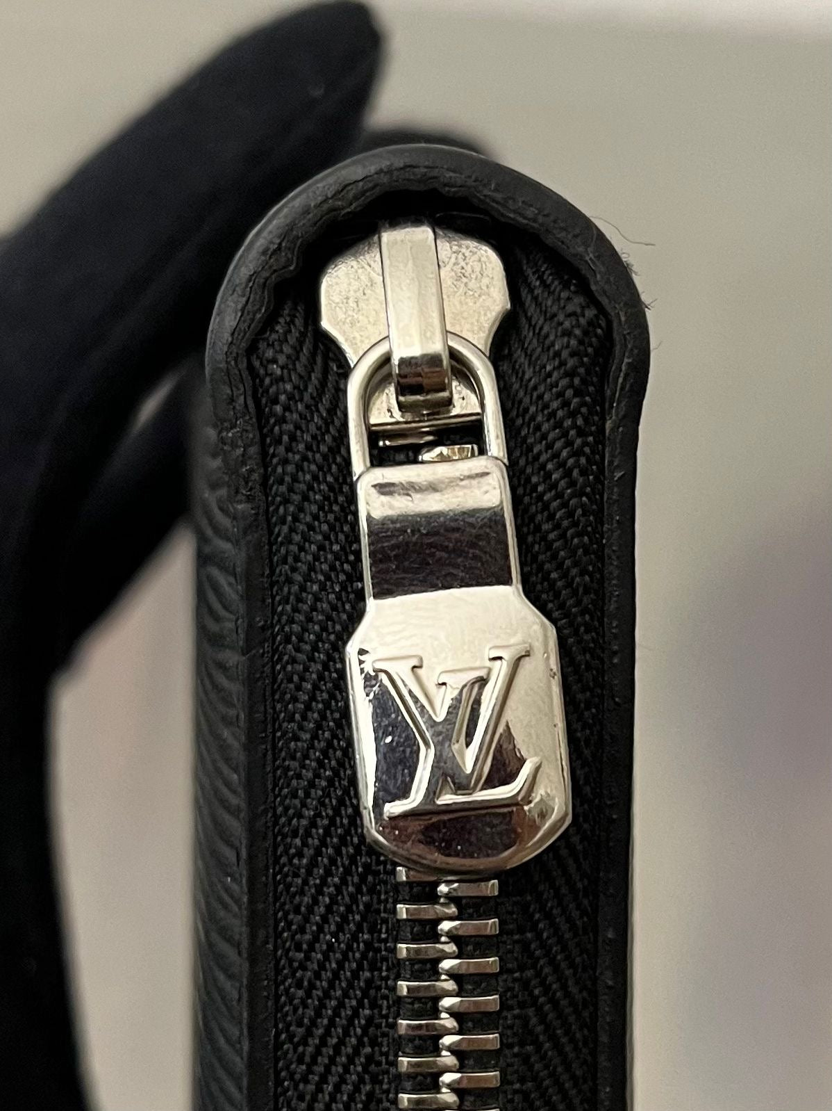 Louis Vuitton Zippy Organizer Epi