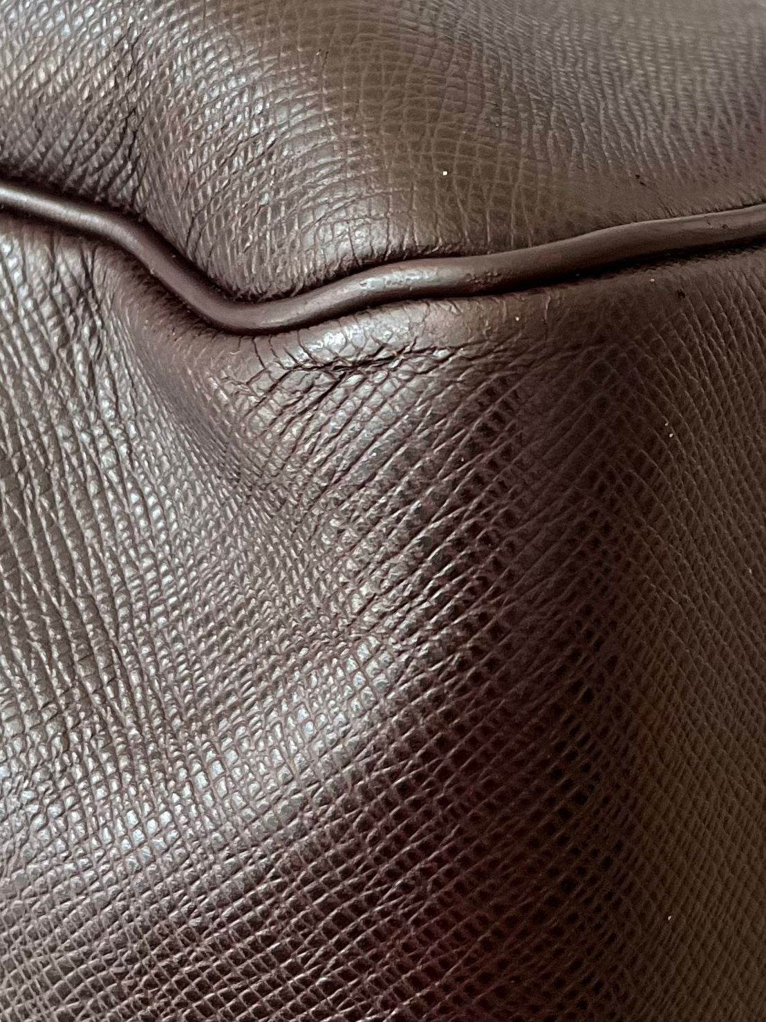 Louis Vuitton Kendall PM Taiga Leder