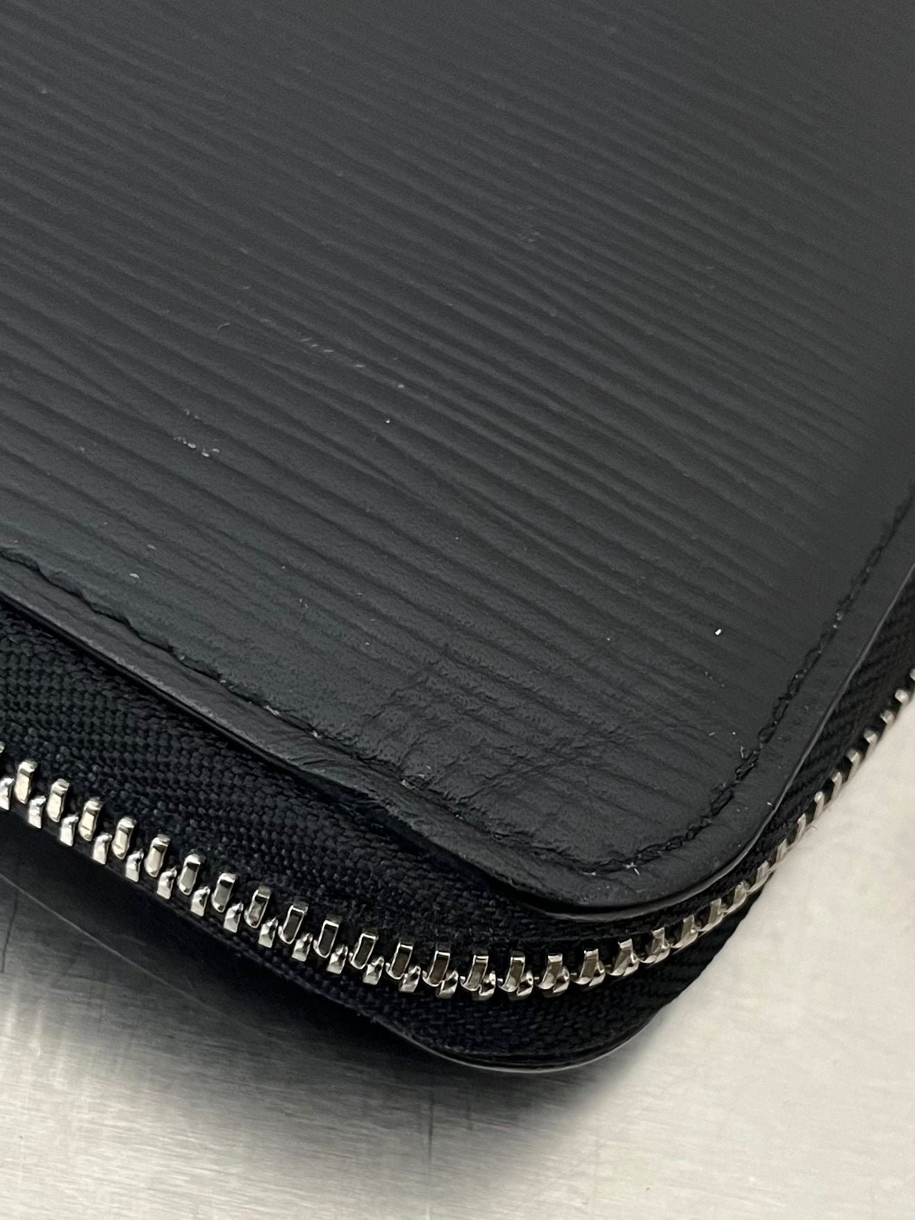 Louis Vuitton Zippy Organizer Epi