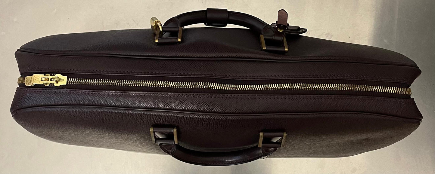 Louis Vuitton Helanga Taiga