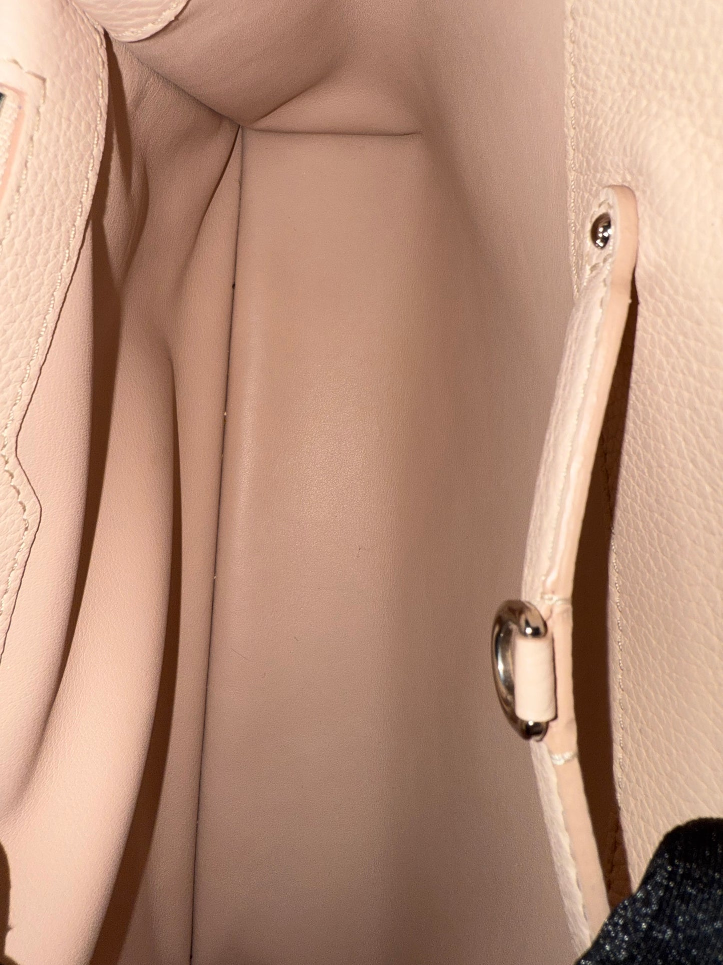 Louis Vuitton Capucines MM