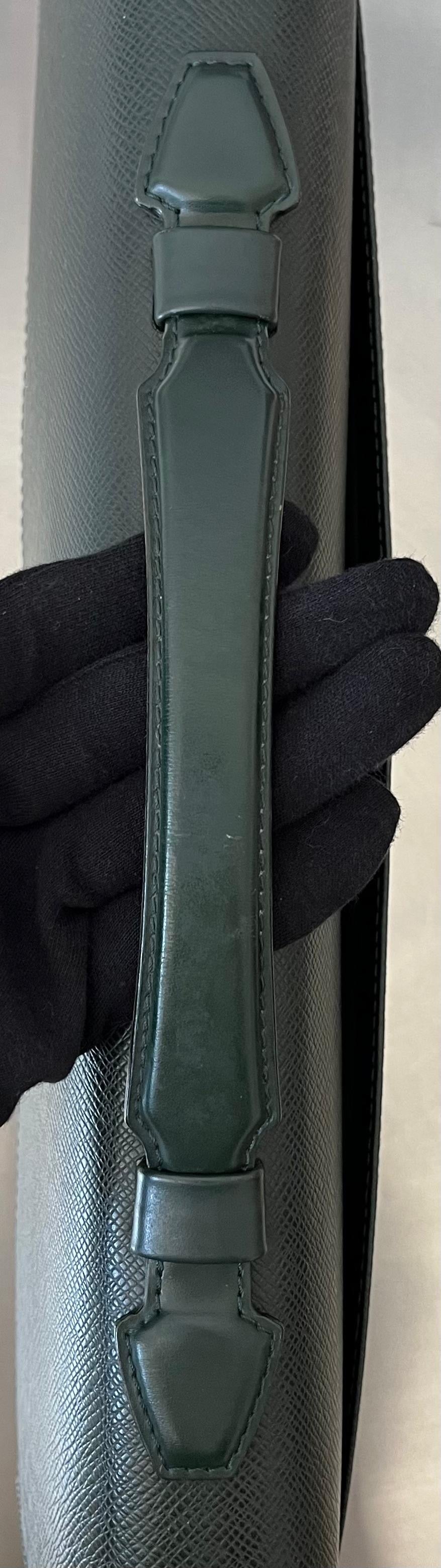 Louis Vuitton Serviette Kourad
