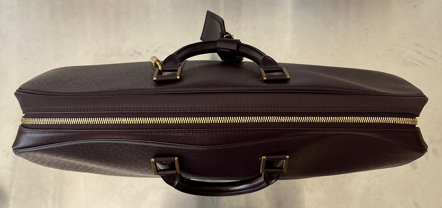Louis Vuitton Helanga Taiga