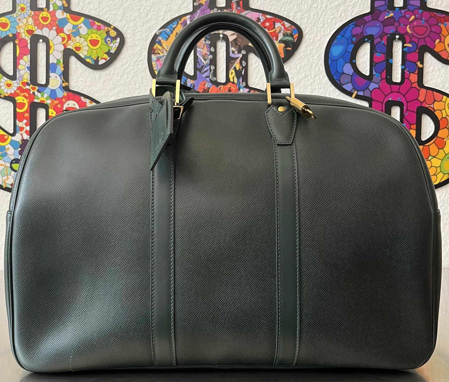 Louis Vuitton Kendall PM Taiga Leder