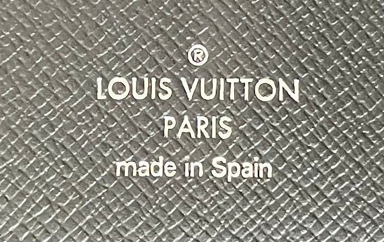 Louis Vuitton Zippy Organizer Taiga