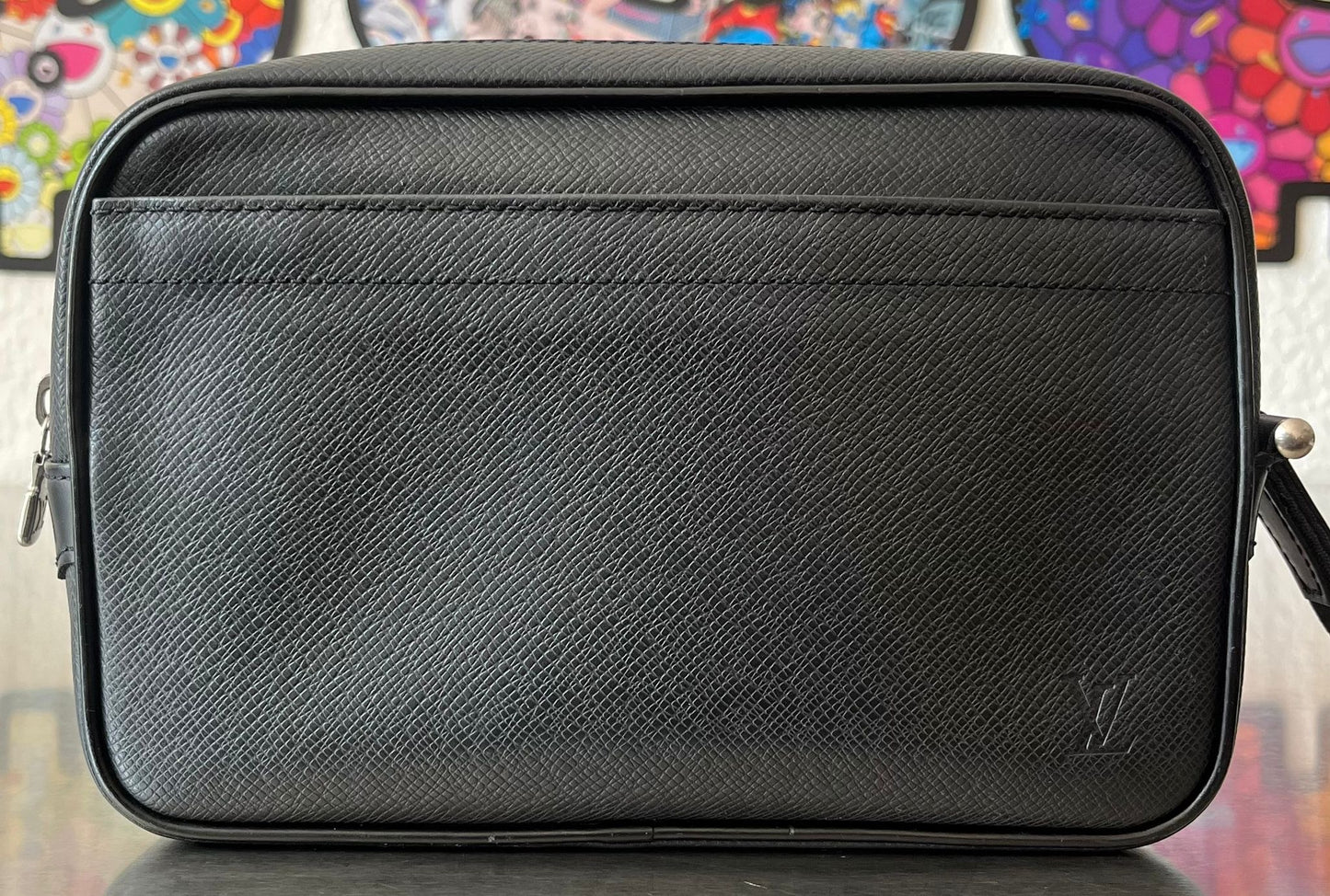 Louis Vuitton Karga Taiga Leder