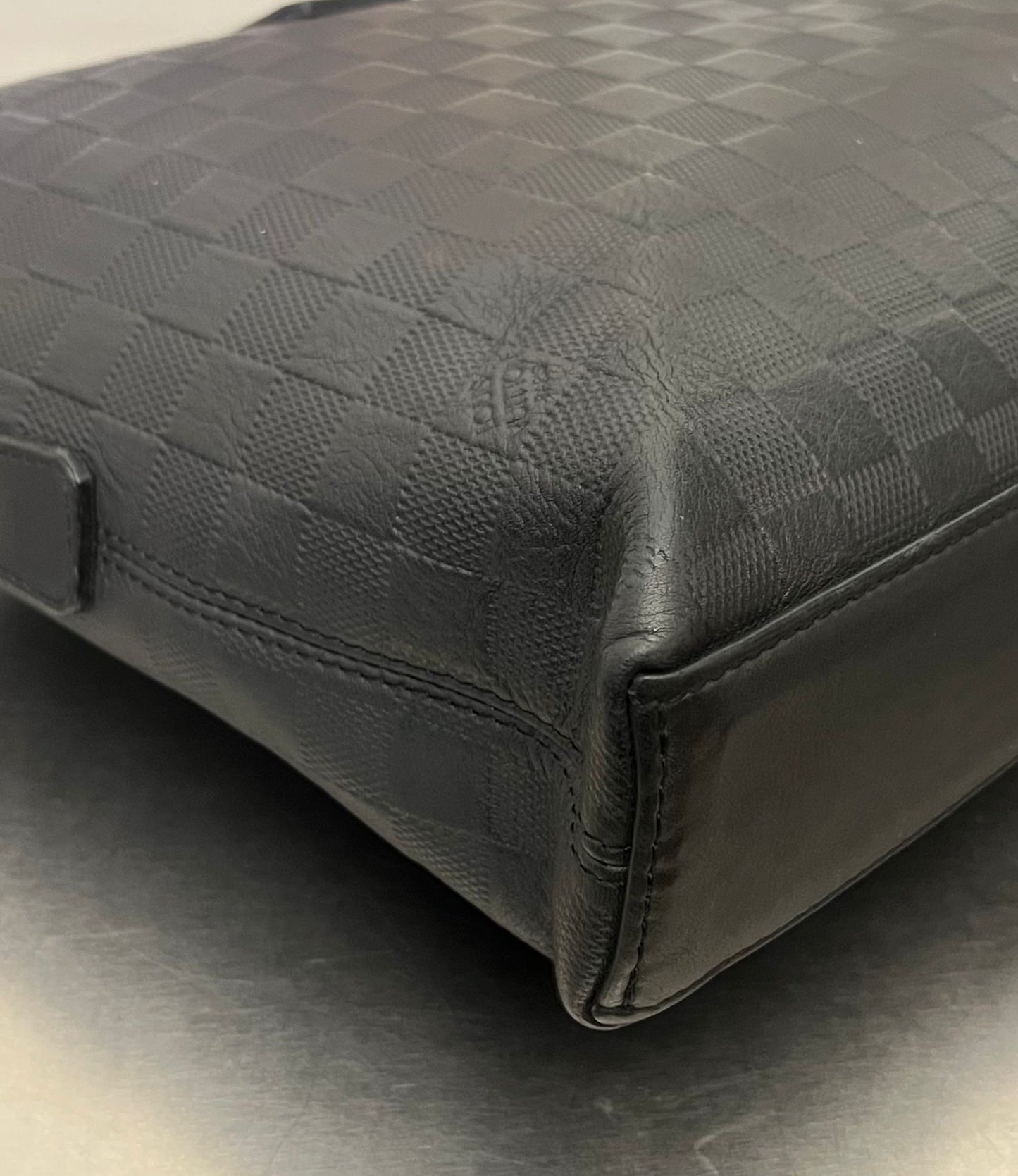 Louis Vuitton Porte Documents Jour Infini