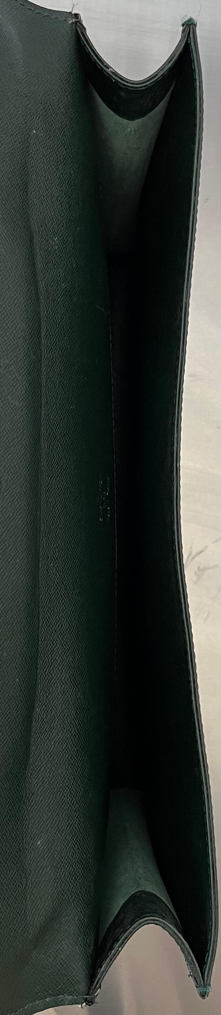 Louis Vuitton Serviette Kourad