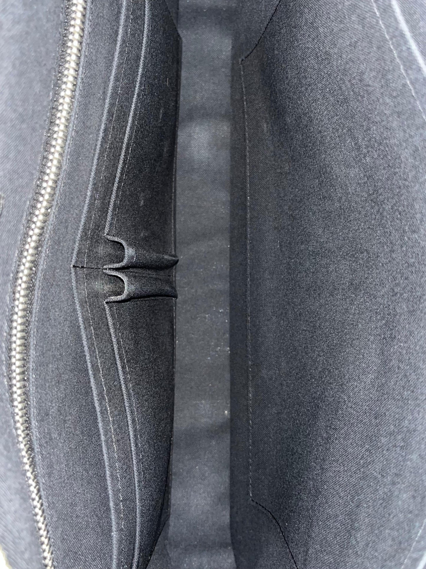 Louis Vuitton Porte Documents Taiga