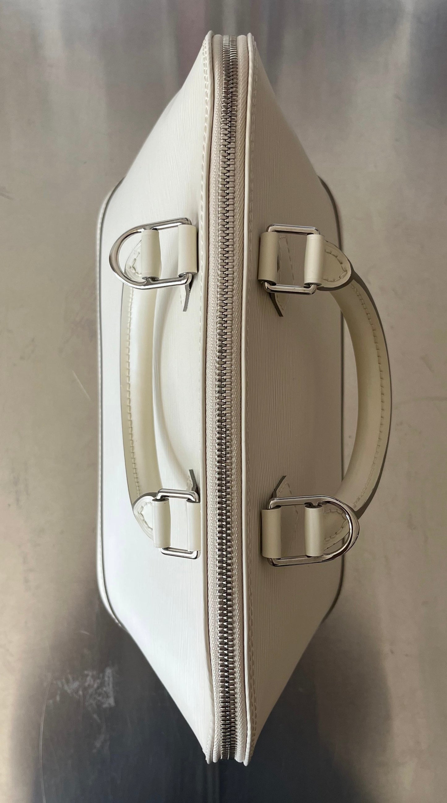 Louis Vuitton Alma PM Epi
