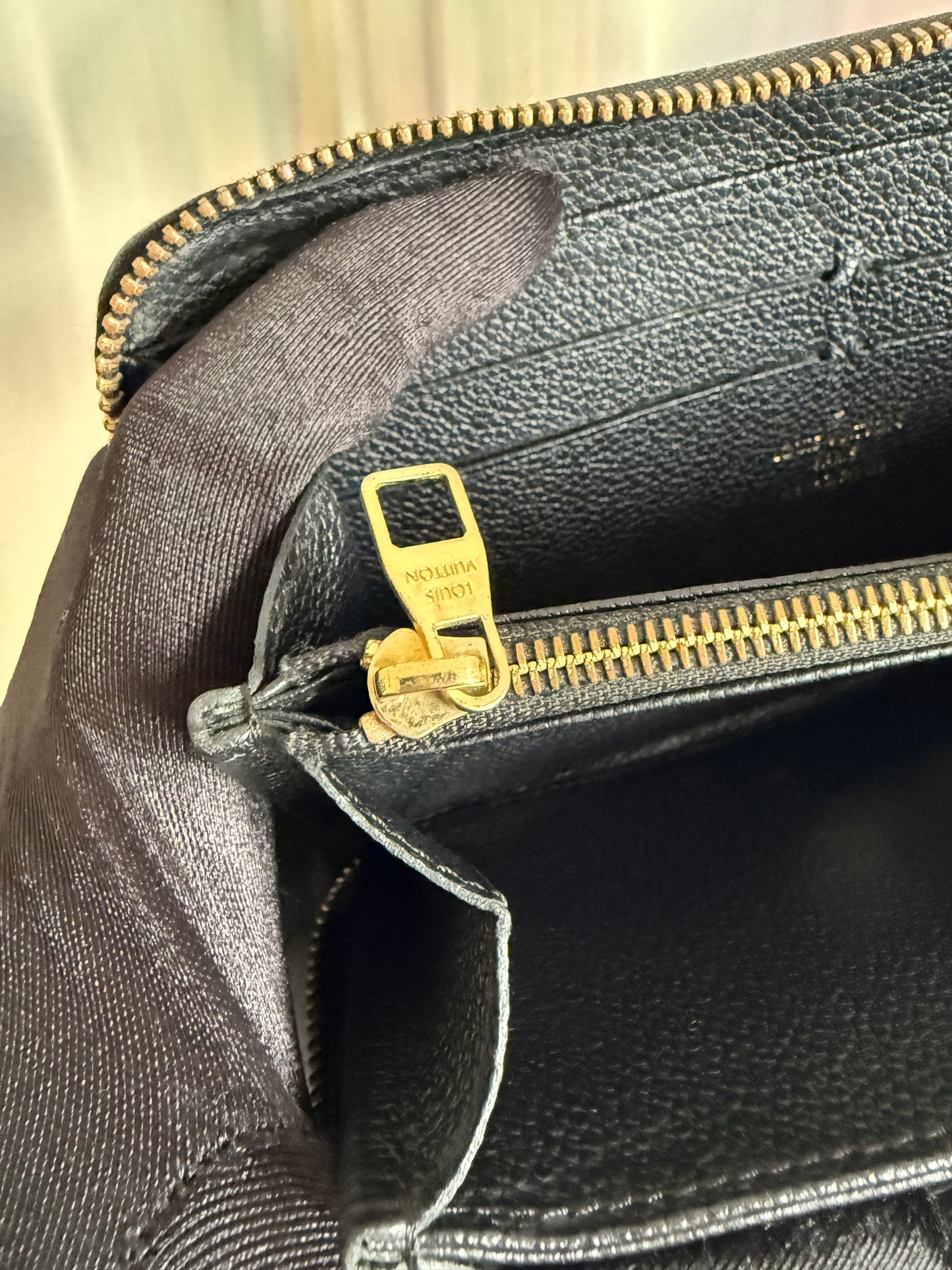 Louis Vuitton Zippy Monogram Empreinte Leder