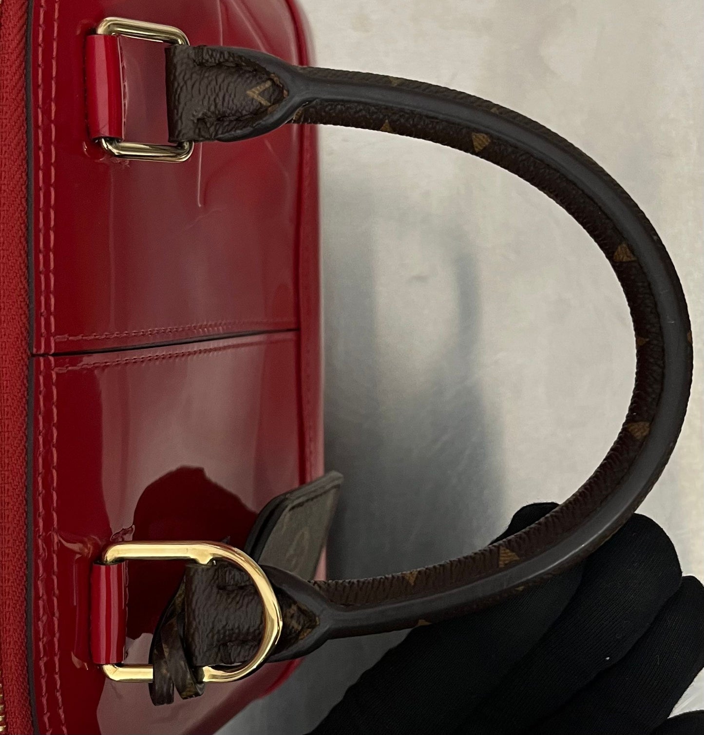 Louis Vuitton Alma BB Vernis Miroir Rot