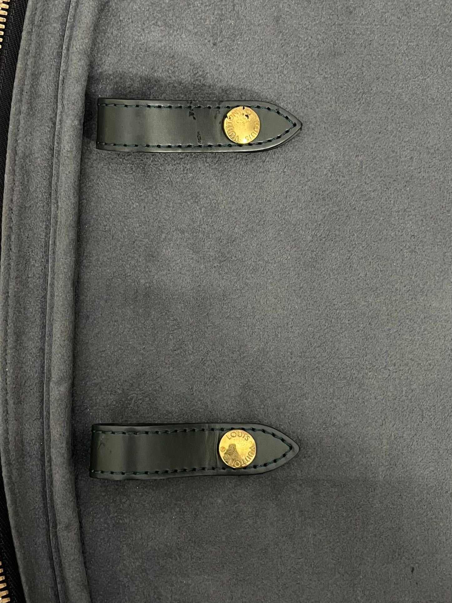 Louis Vuitton Helanga Taiga