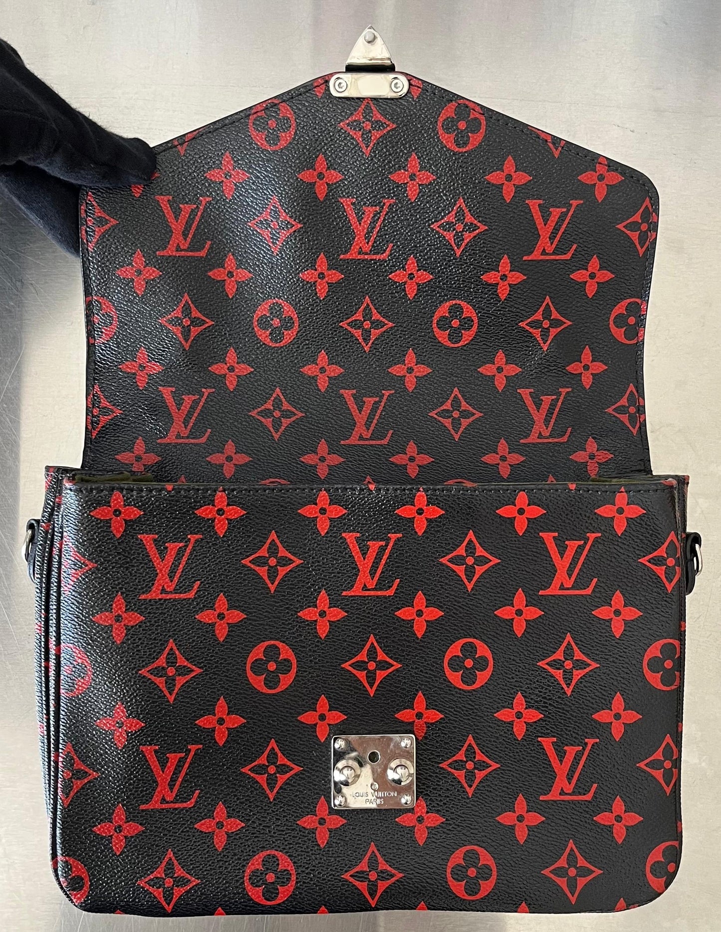 Louis Vuitton Metis Pochette Infrarouge (Limitiertes Modell)
