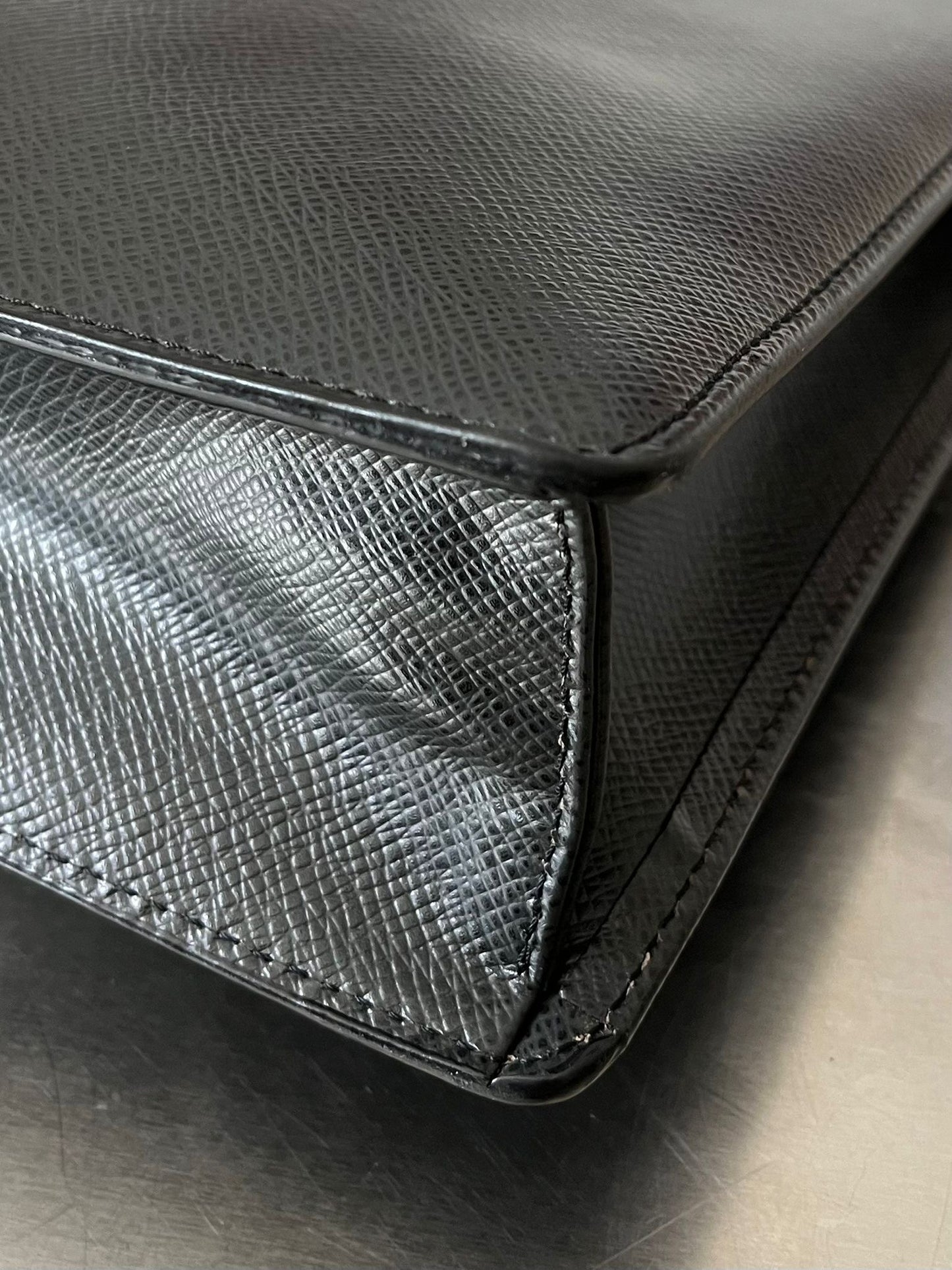 Louis Vuitton Angara Taiga
