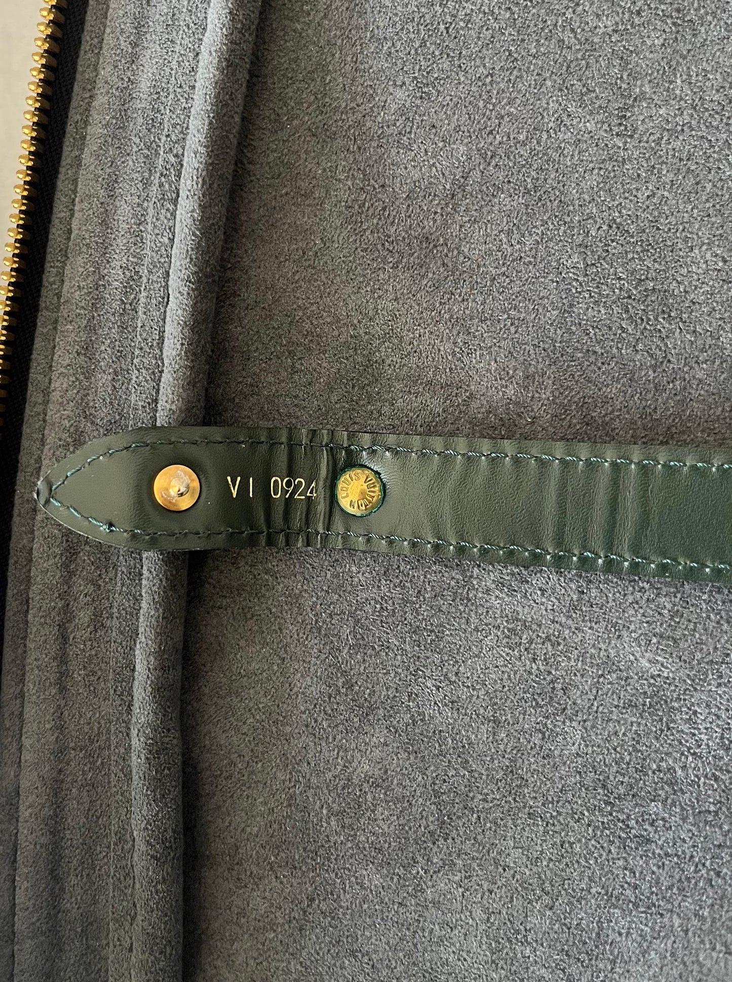 Louis Vuitton Helanga Taiga