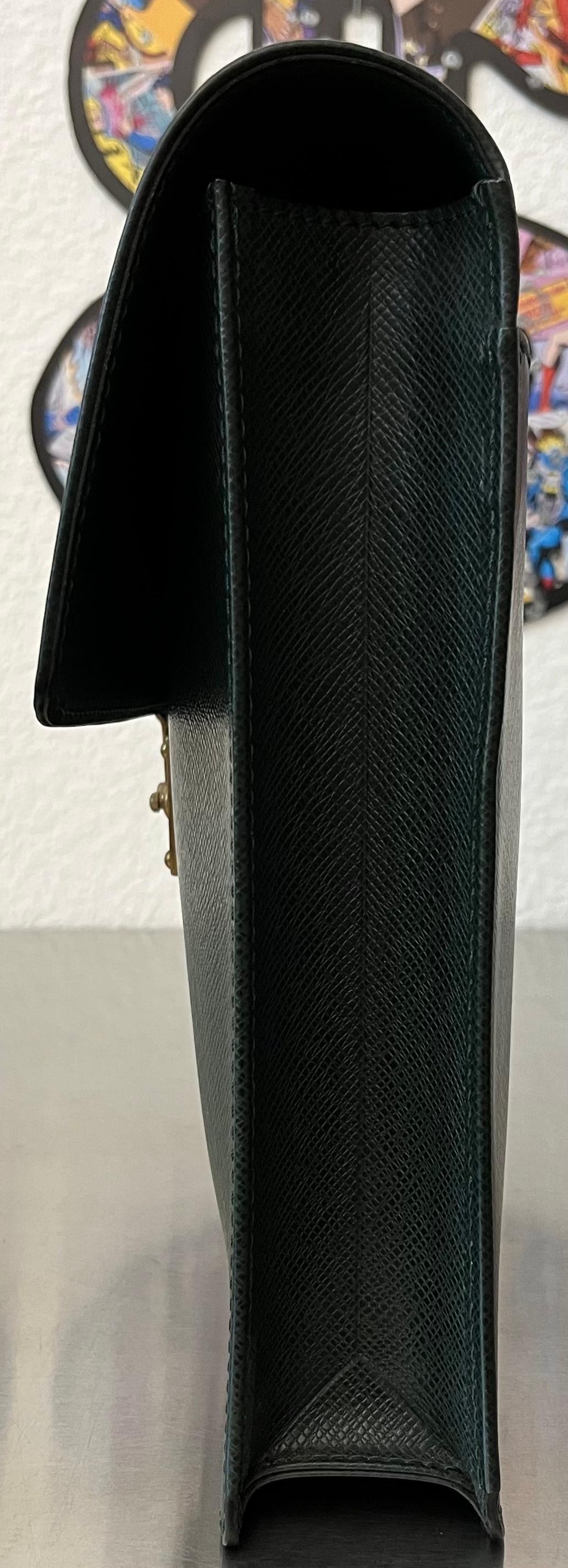 Louis Vuitton Serviette Kourad