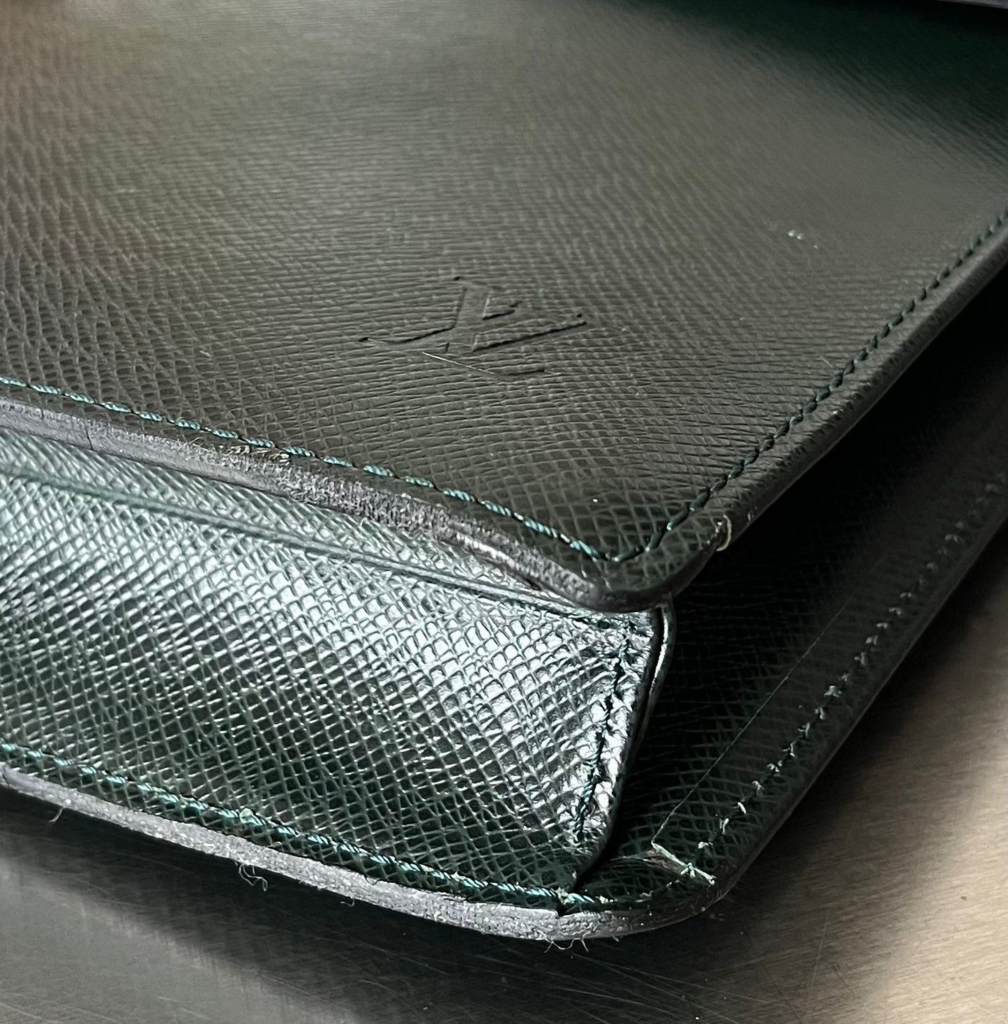 Louis Vuitton Serviette Kourad (Dunkelgrün)